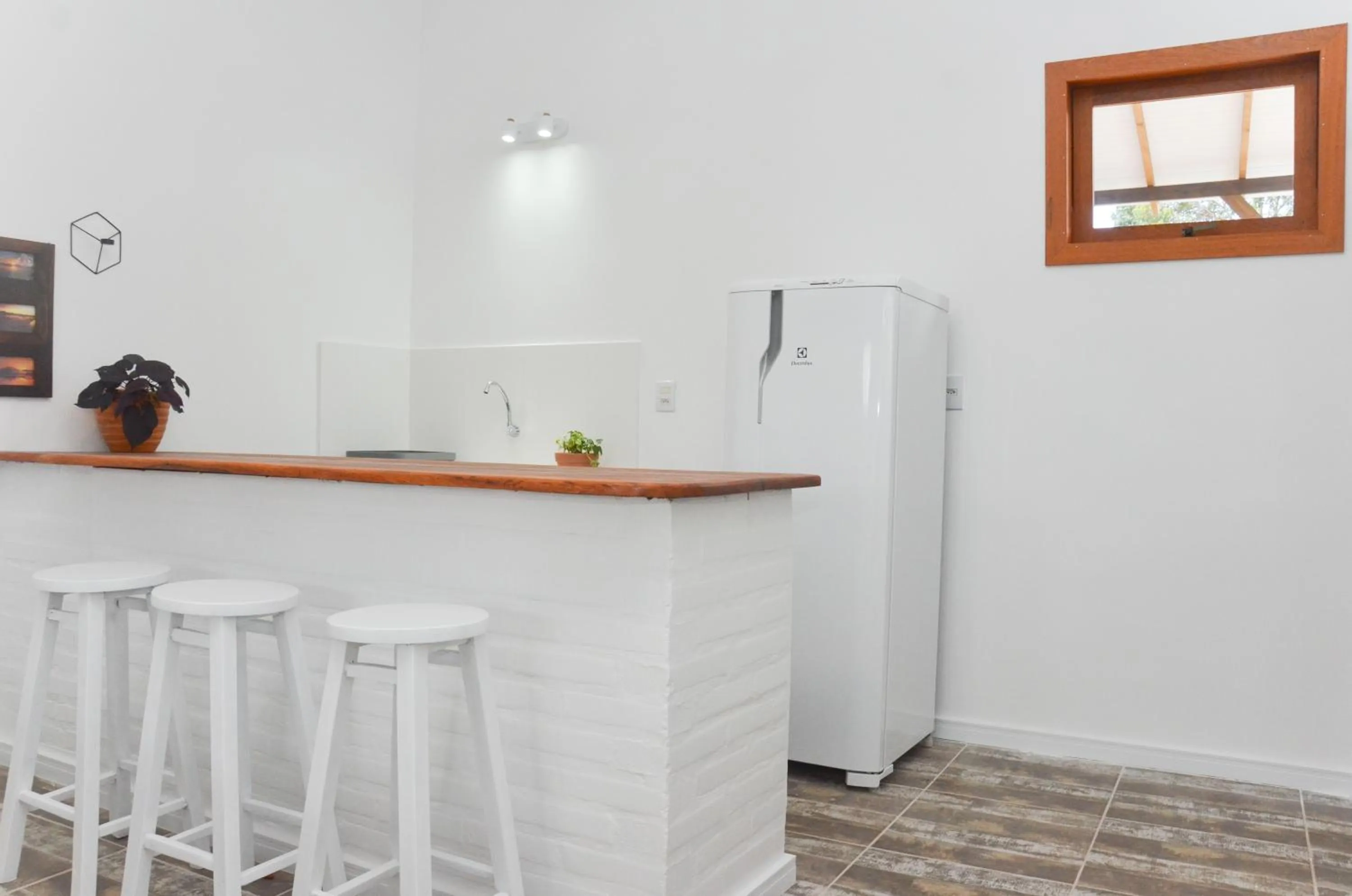 Kitchen or kitchenette in Pousada la Boheme Guarda do Embaú - SC