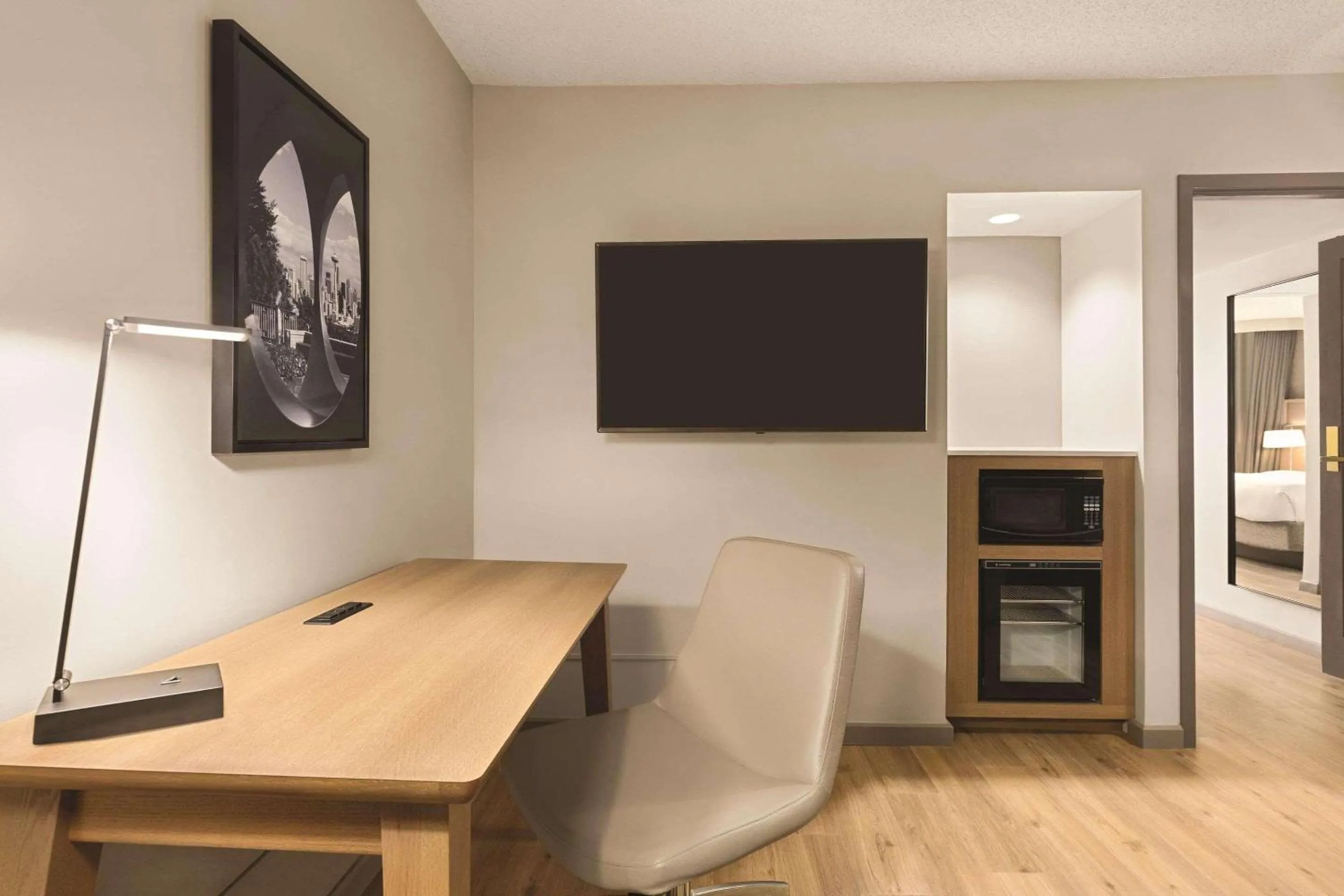 Bedroom in Radisson Hotel Seattle Airport