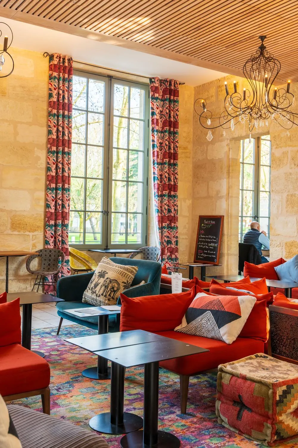 Lounge or bar in Hotel La Zoologie & Spa Bordeaux