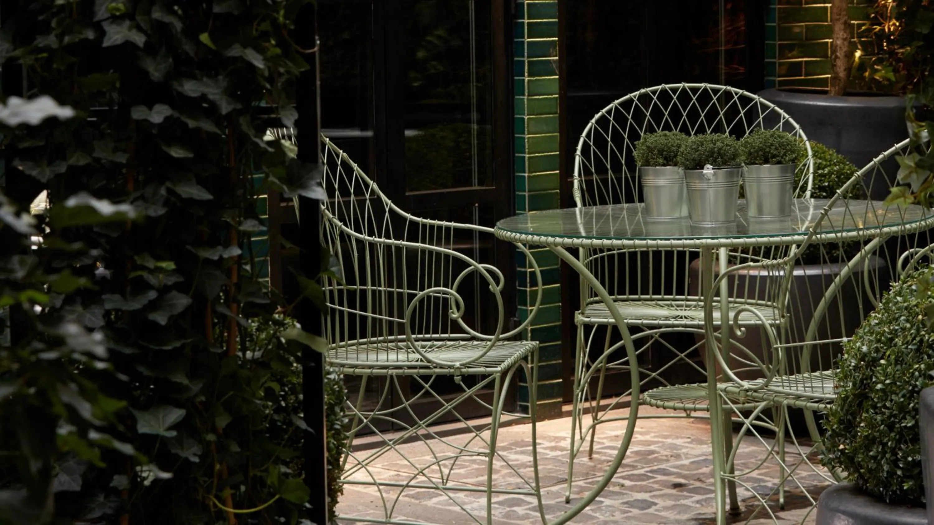Decorative detail in Monsieur George Hotel & Spa - Champs-Elysées