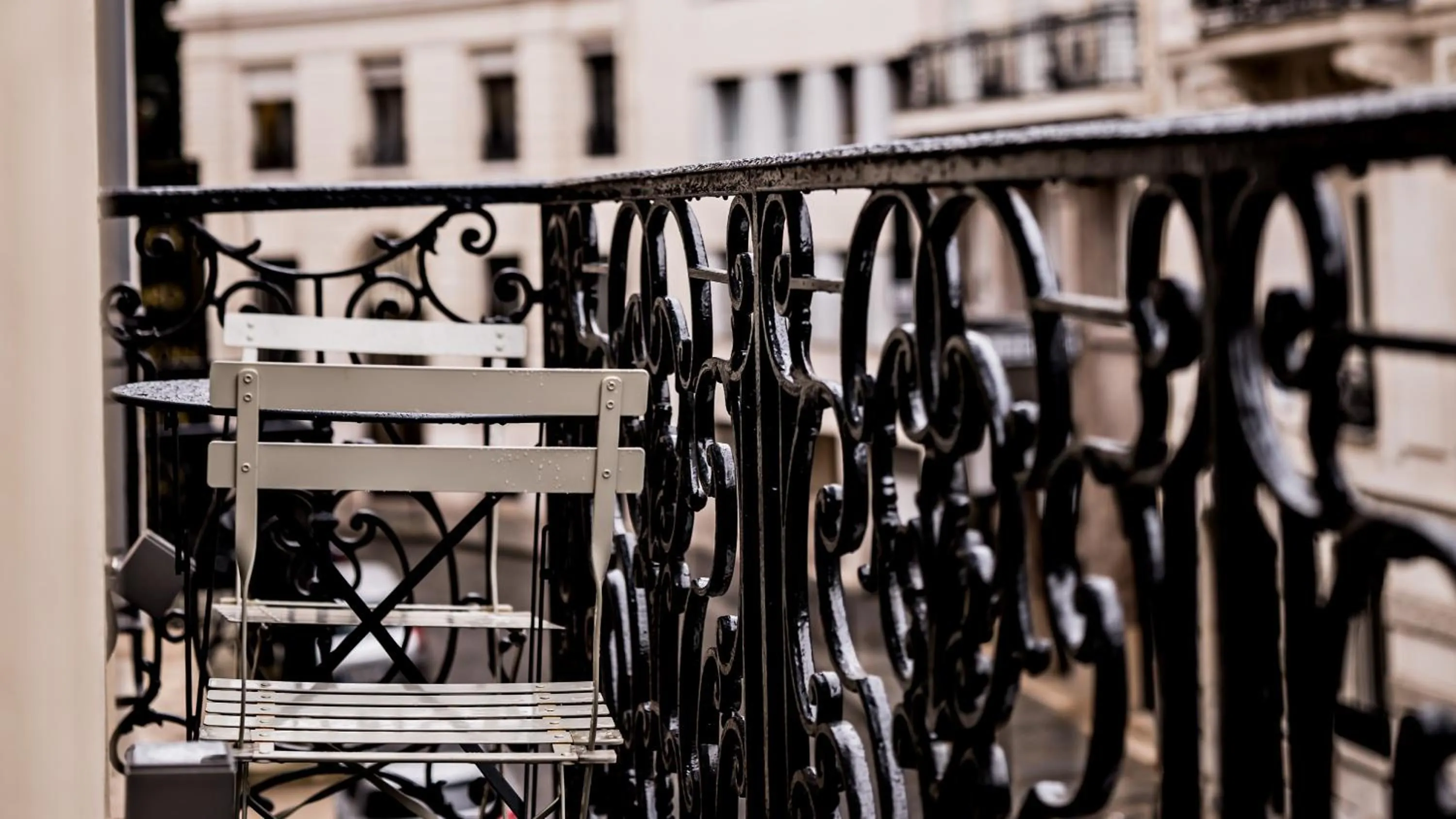Balcony/Terrace in Monsieur George Hotel & Spa - Champs-Elysées