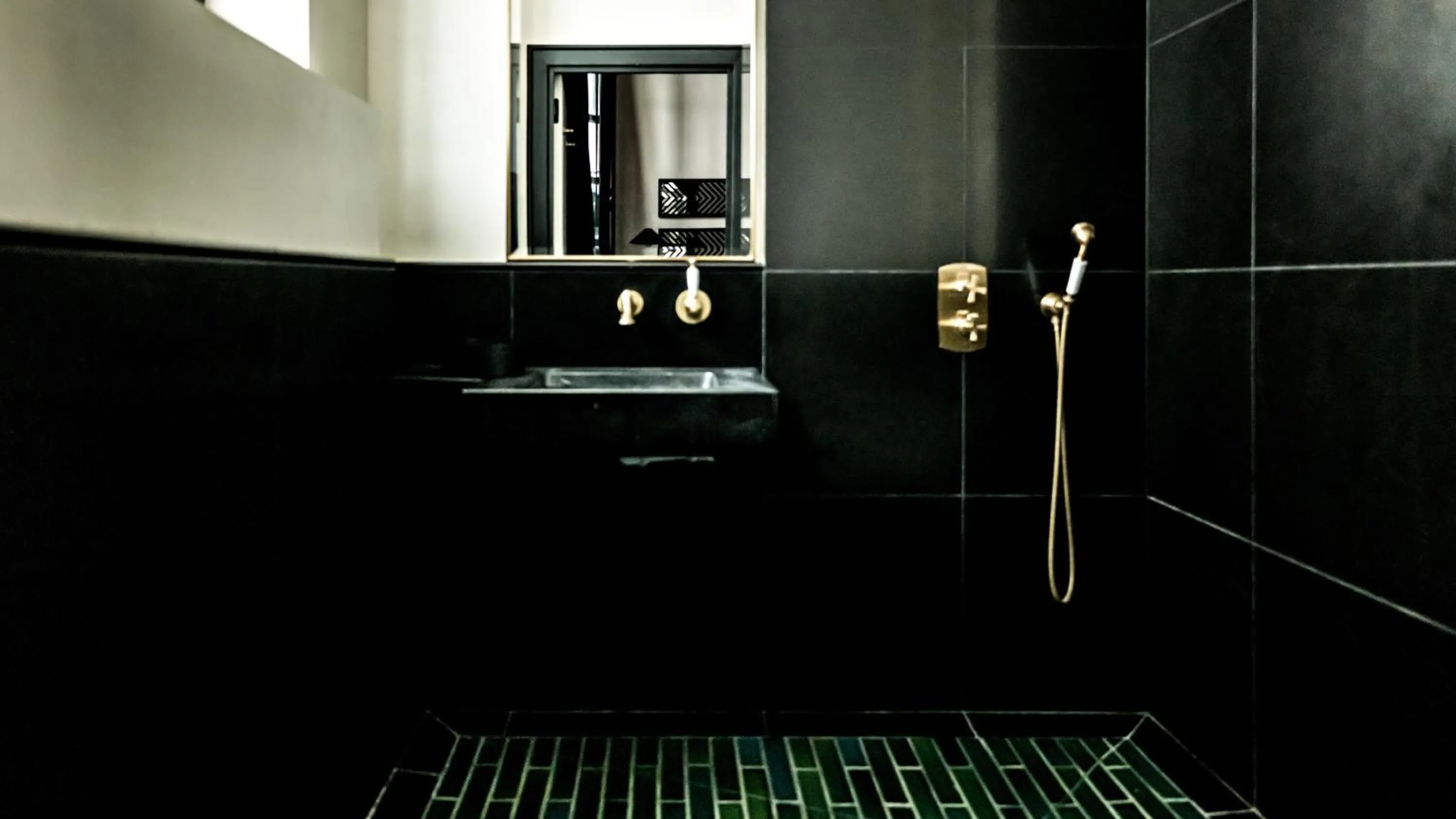 Bathroom in Monsieur George Hotel & Spa - Champs-Elysées