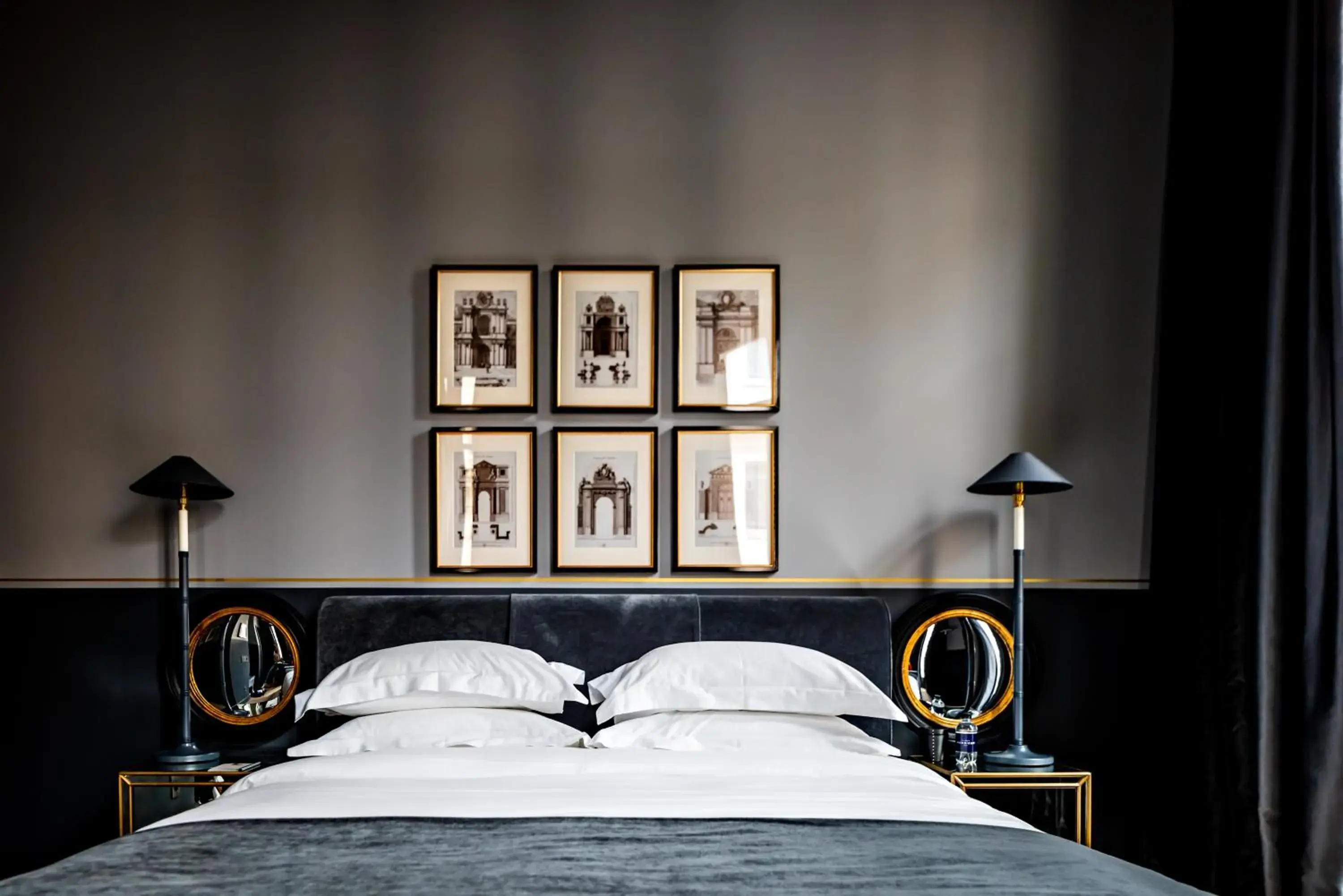 Bed in Monsieur George Hotel & Spa - Champs-Elysées Bed in Monsieur George Hotel & Spa - Champs-Elysées