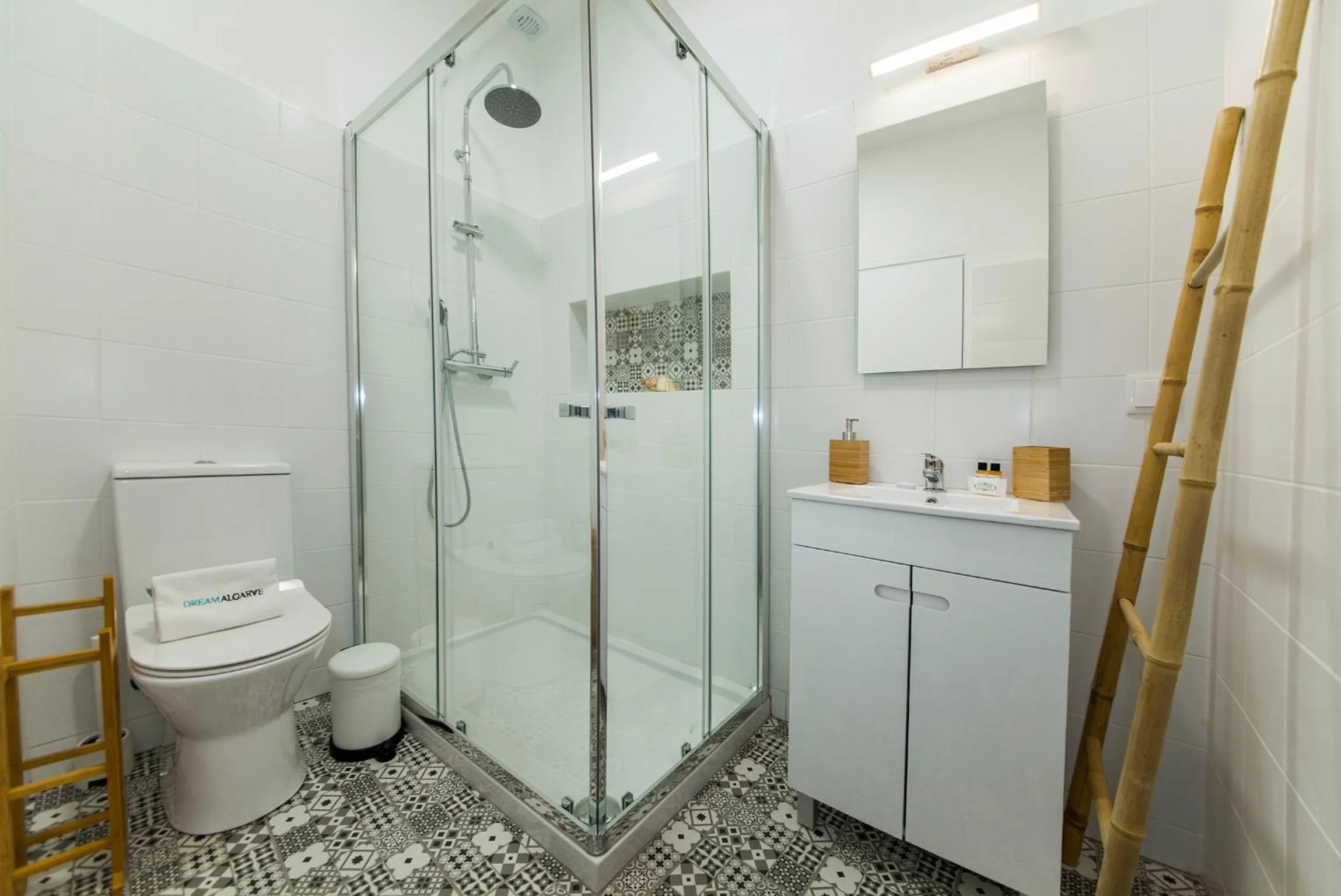 Toilet in Casa Alferes in Downtown Lagos