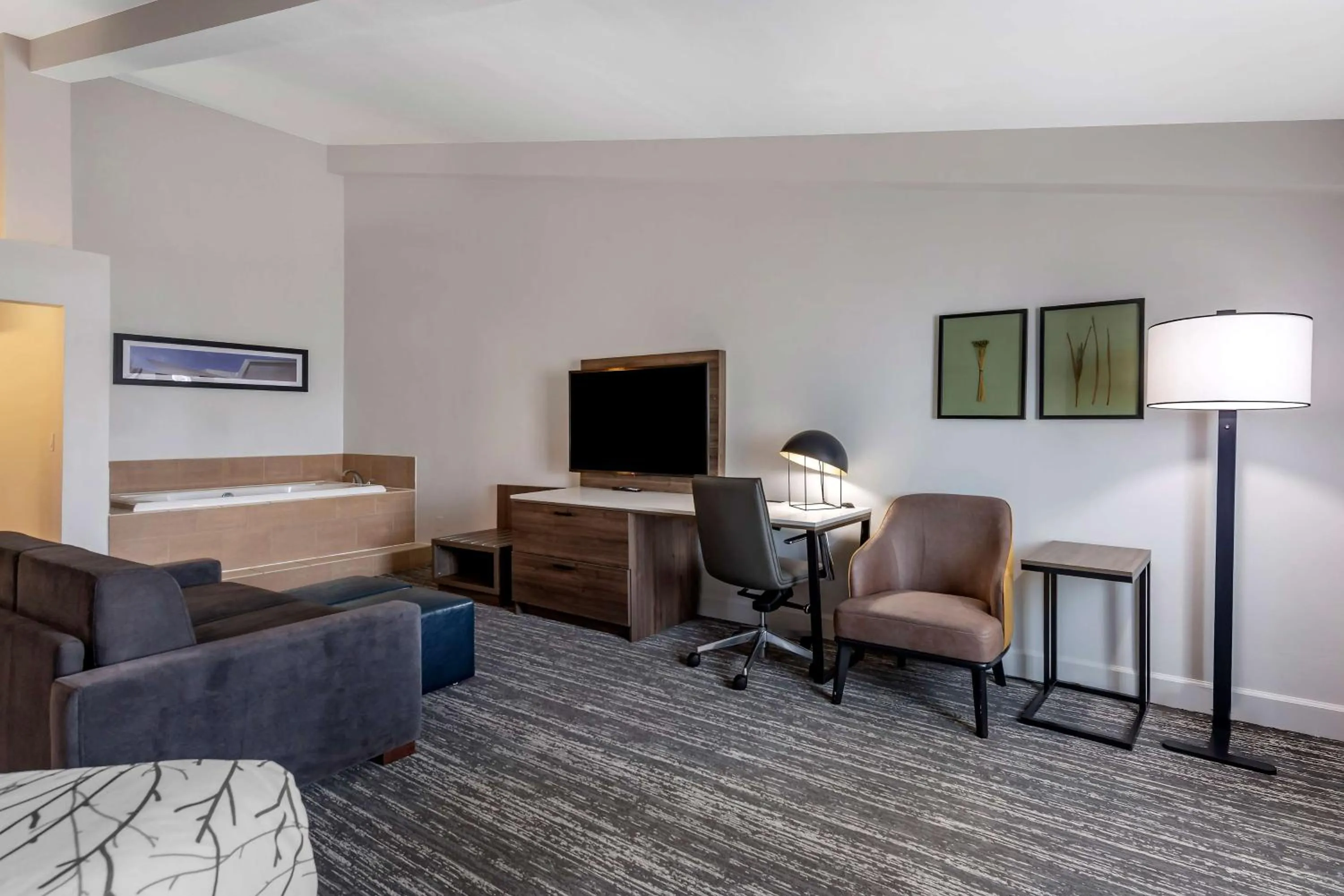 Photo of the whole room, Bed in Best Western Premier Denver East