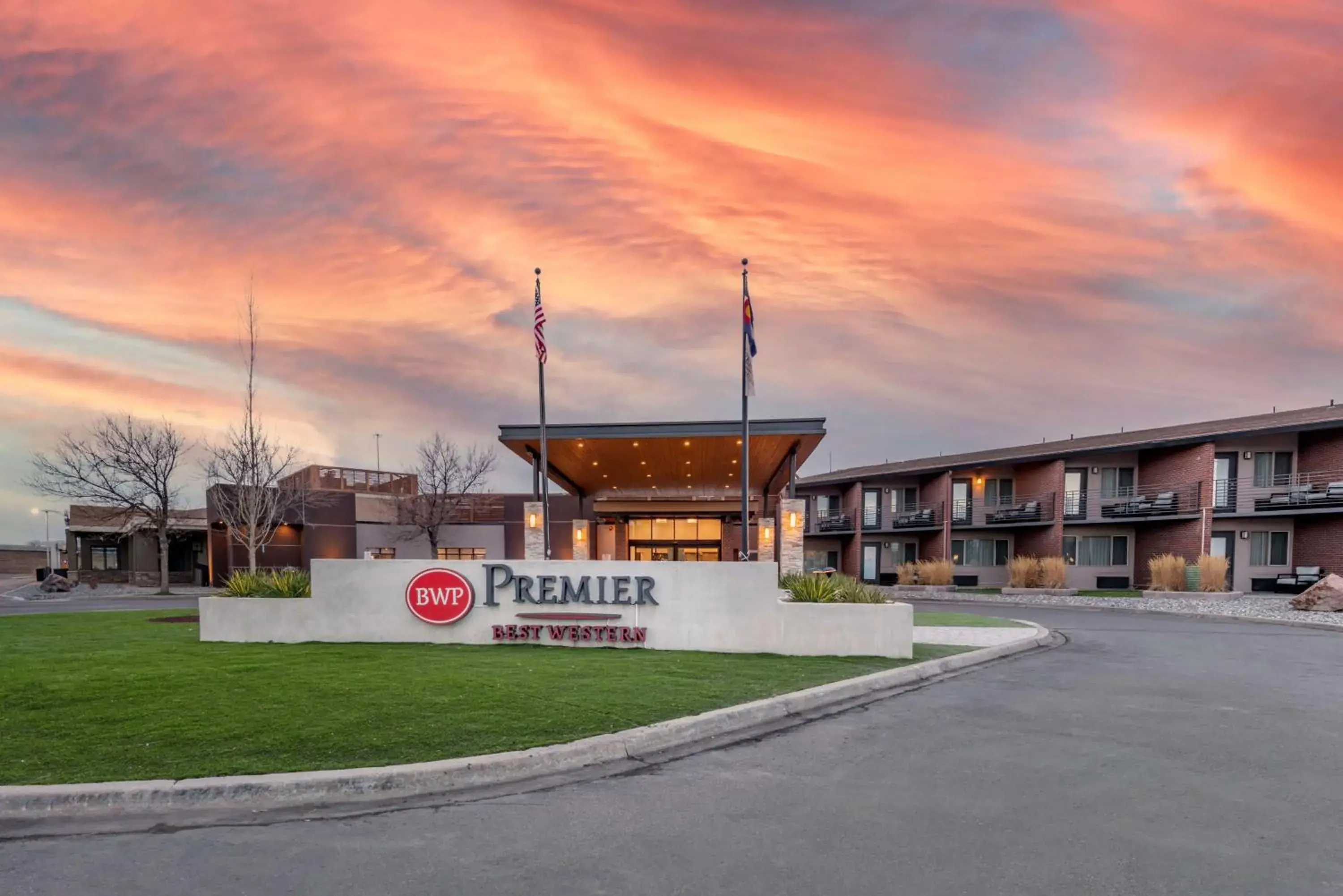 Property building in Best Western Premier Denver East Property building in Best Western Premier Denver East