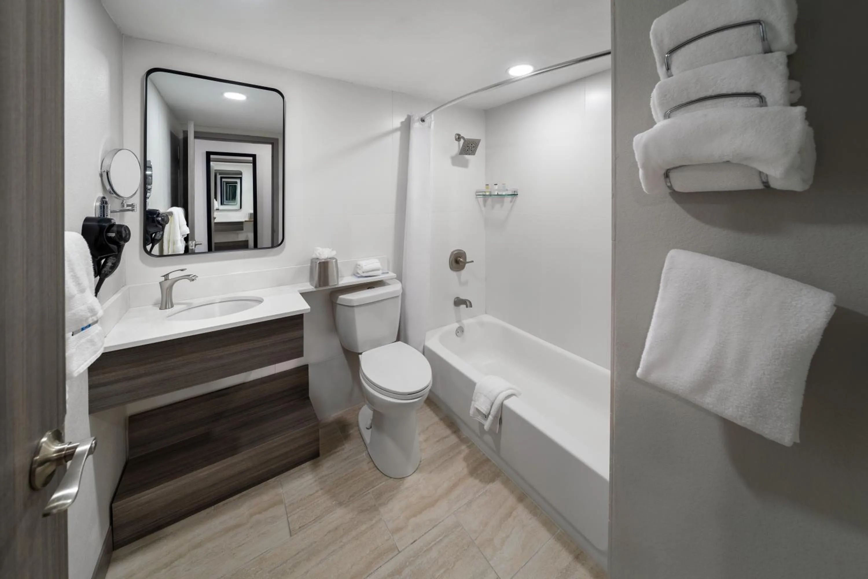 Bathroom in Wyndham DFW Airport