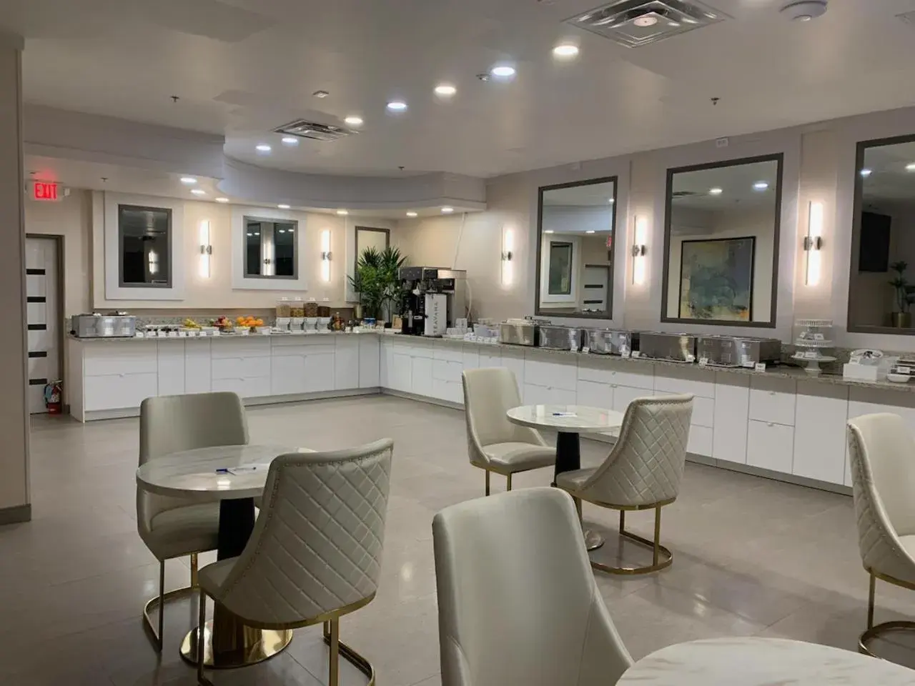 Restaurant/places to eat in Wyndham DFW Airport Restaurant/places to eat in Wyndham DFW Airport