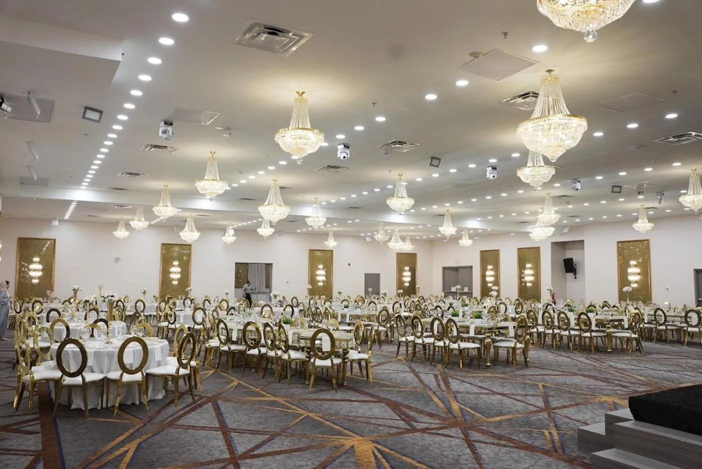 Living room in Wyndham DFW Airport