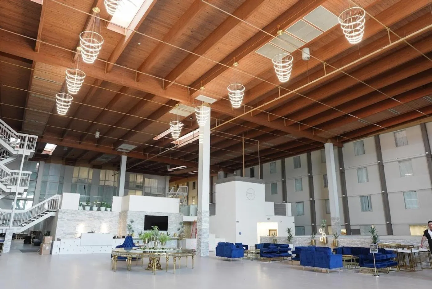 Living room in Wyndham DFW Airport