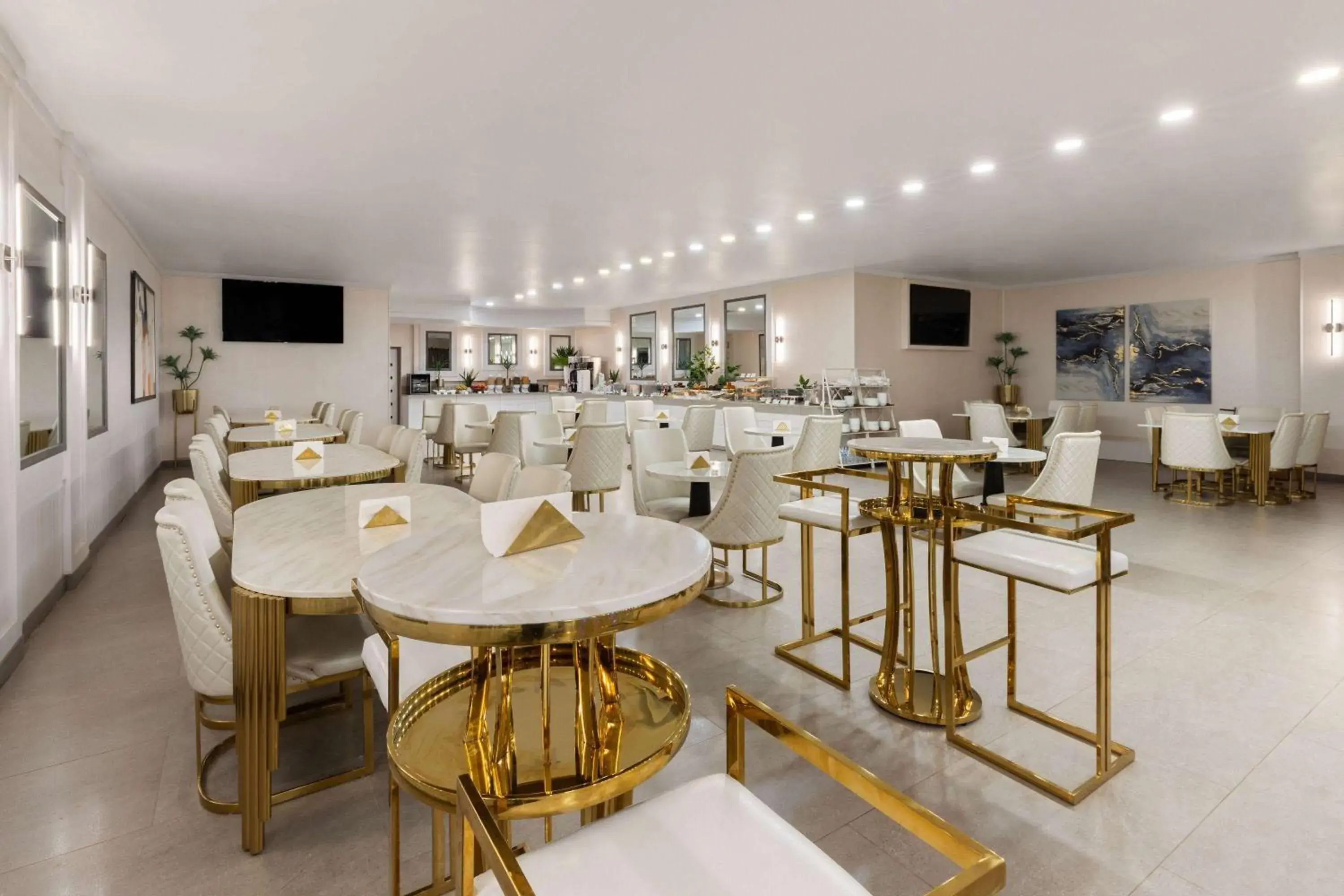 Breakfast in Wyndham DFW Airport Breakfast in Wyndham DFW Airport