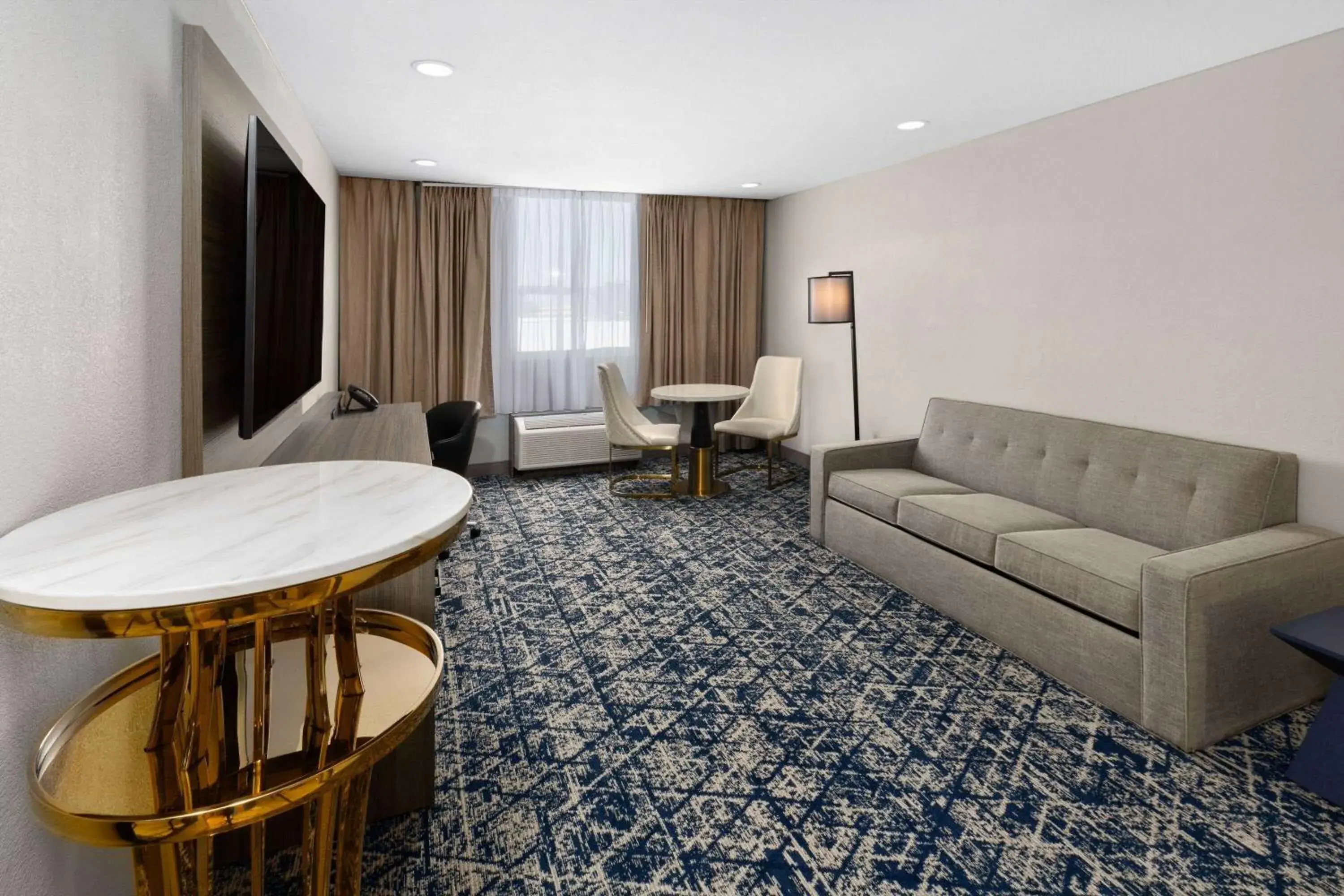 Bed in Wyndham DFW Airport Bed in Wyndham DFW Airport