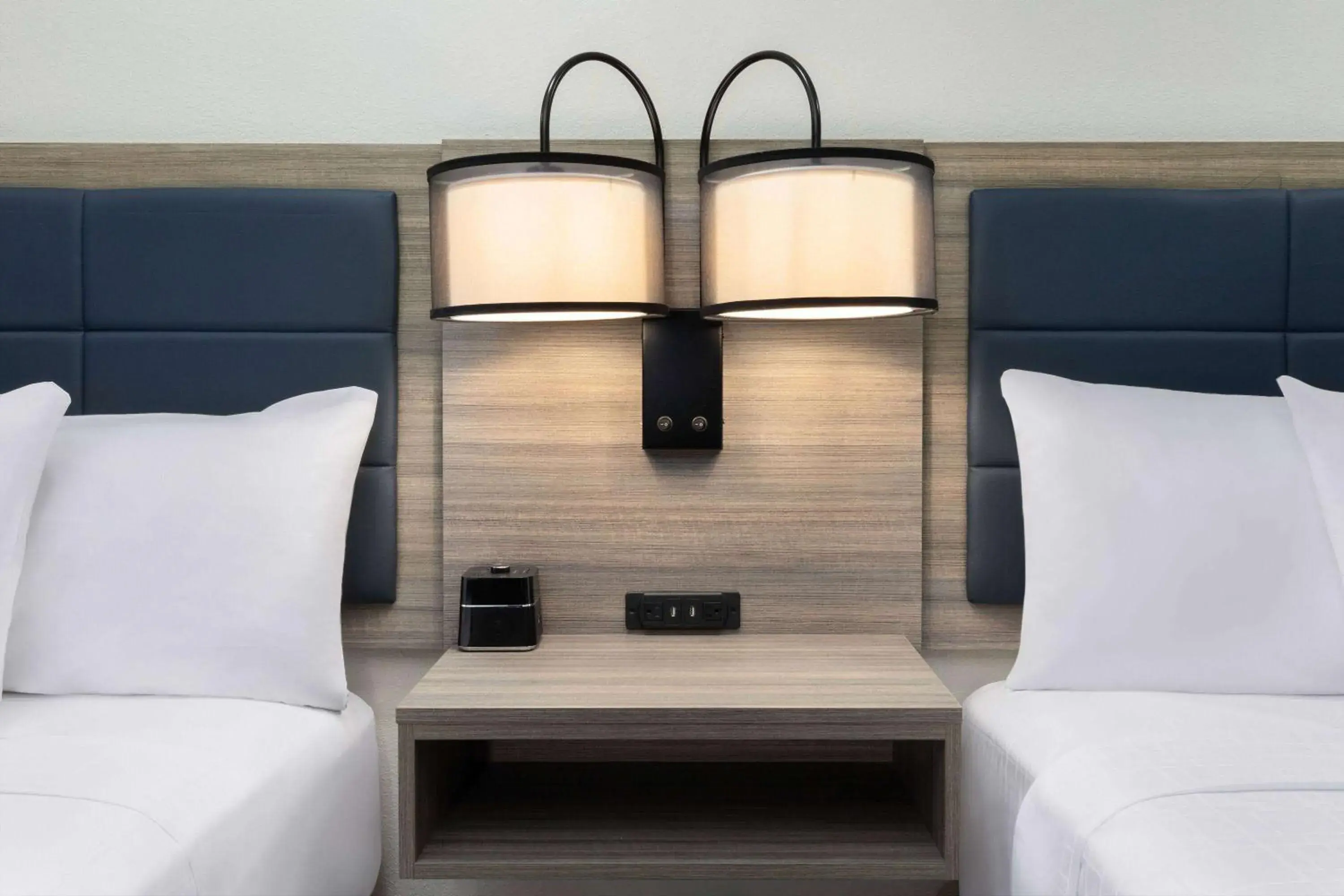 Photo of the whole room, Bed in Wyndham DFW Airport Photo of the whole room, Bed in Wyndham DFW Airport