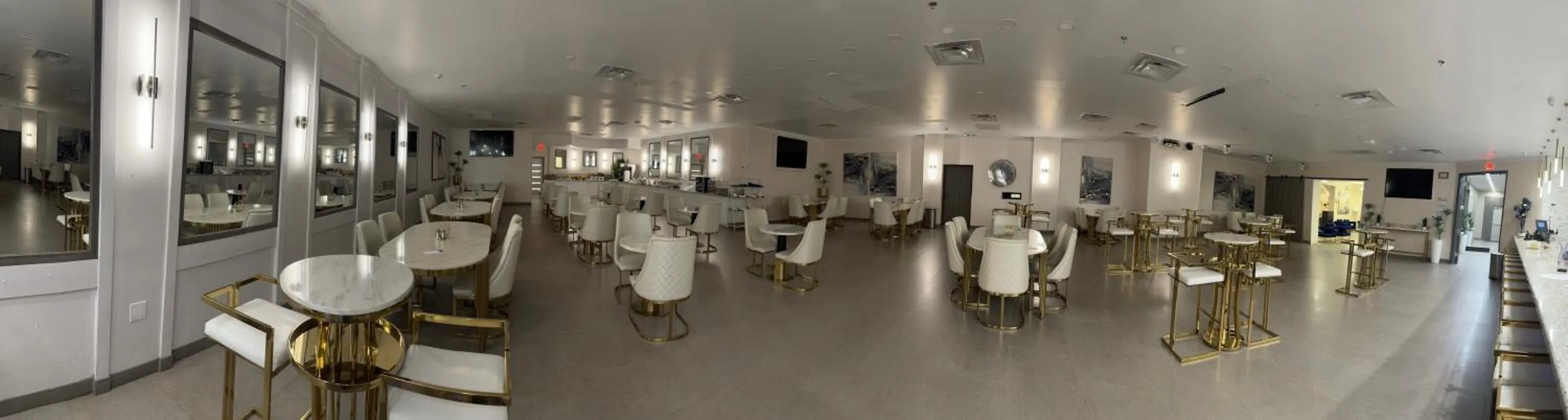 Restaurant/places to eat in Wyndham DFW Airport