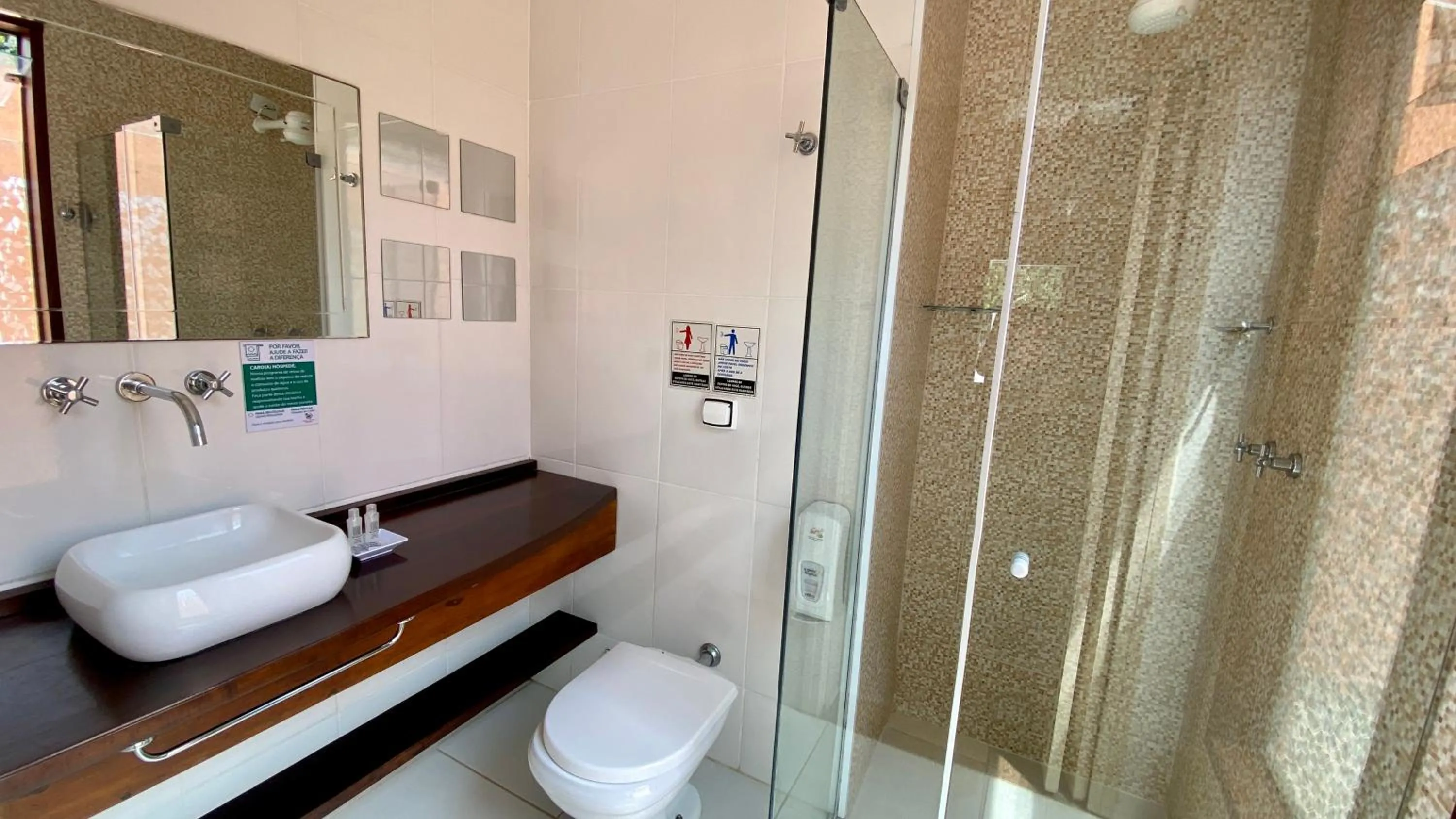 Bathroom in Suíte Lázaro