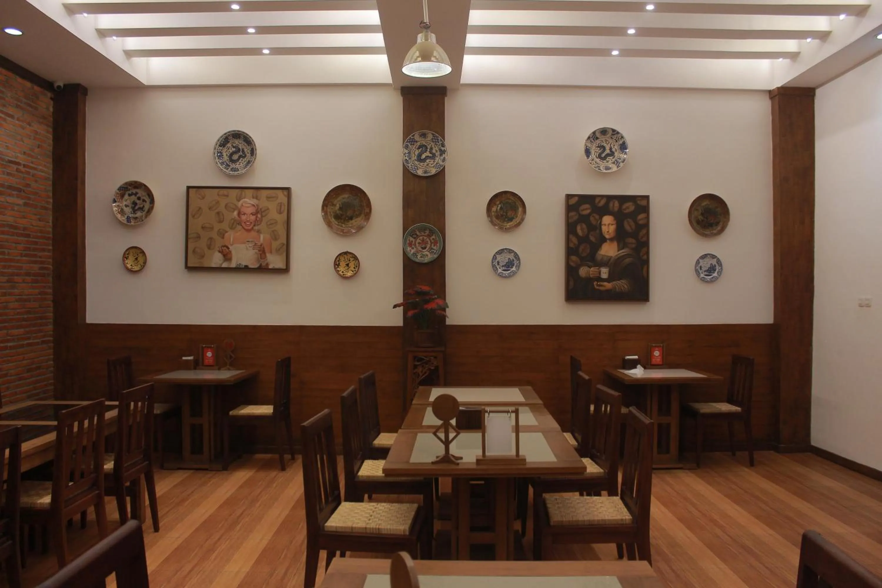 Restaurant/places to eat in Baratha Hotel & Resto