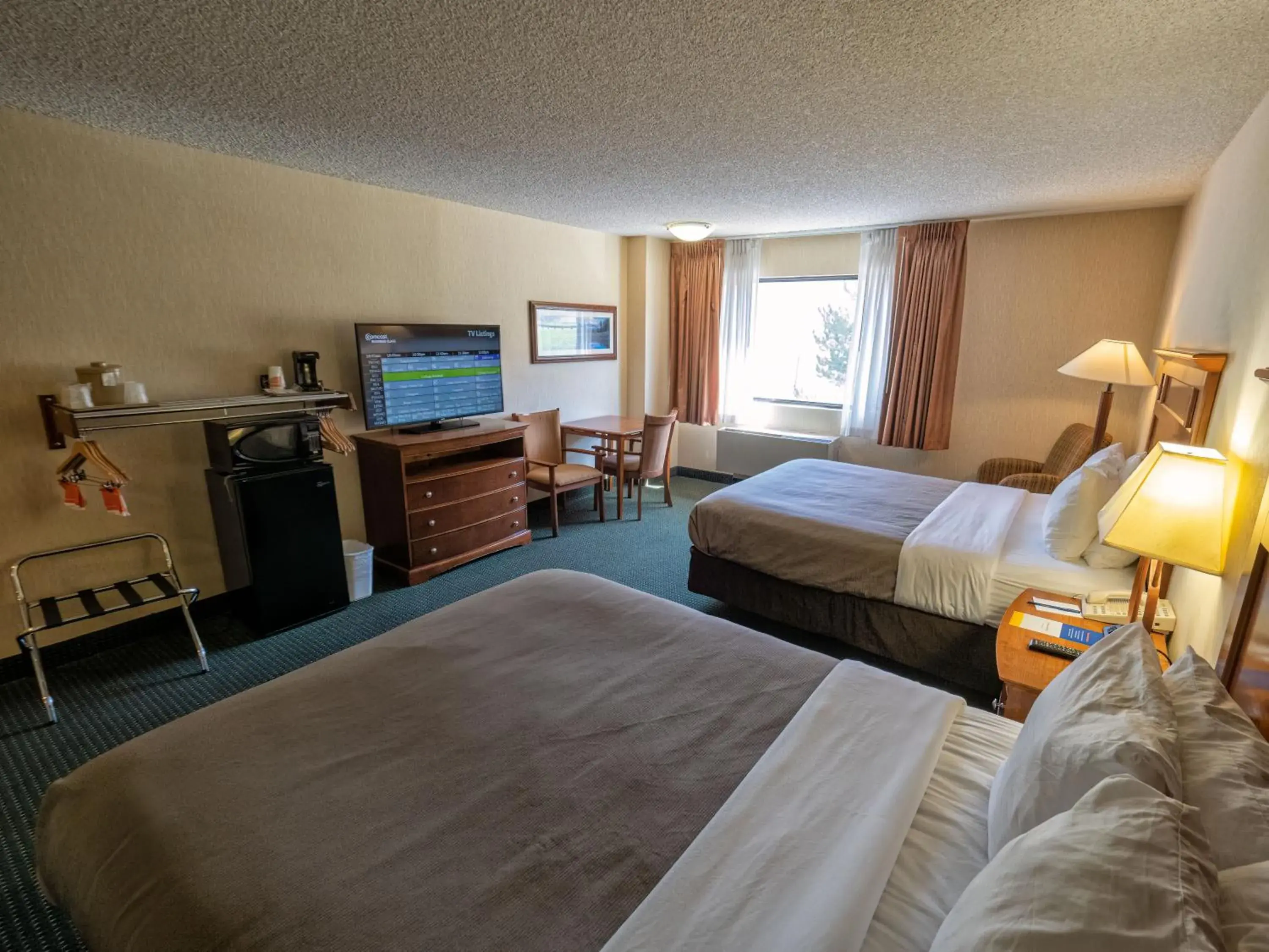 Queen Room with Two Queen Beds - Disability Access/Non-Smoking in Comfort Inn Near Vail Beaver Creek Queen Room with Two Queen Beds - Disability Access/Non-Smoking in Comfort Inn Near Vail Beaver Creek