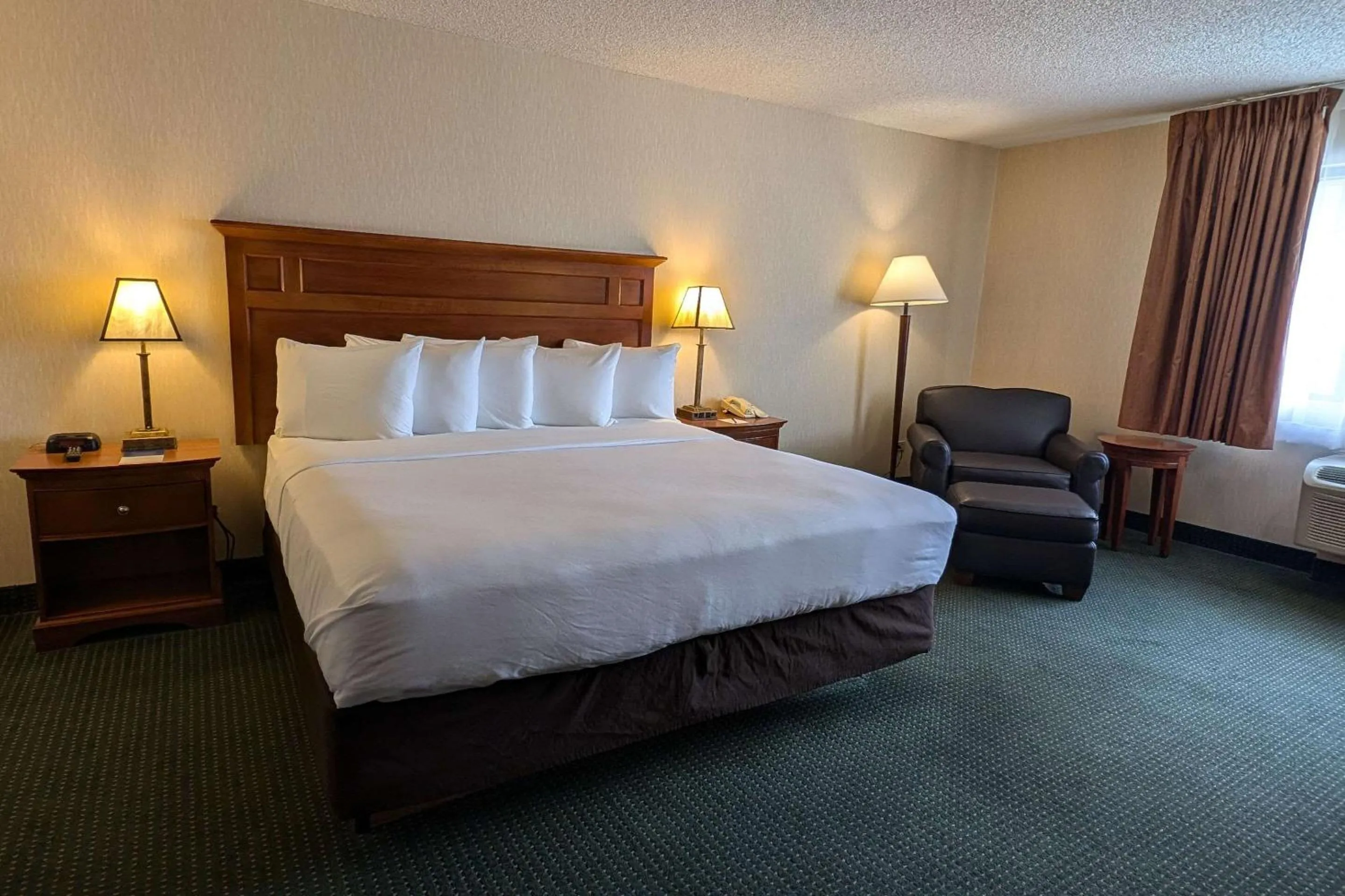 Bedroom, Bed in Comfort Inn Near Vail Beaver Creek