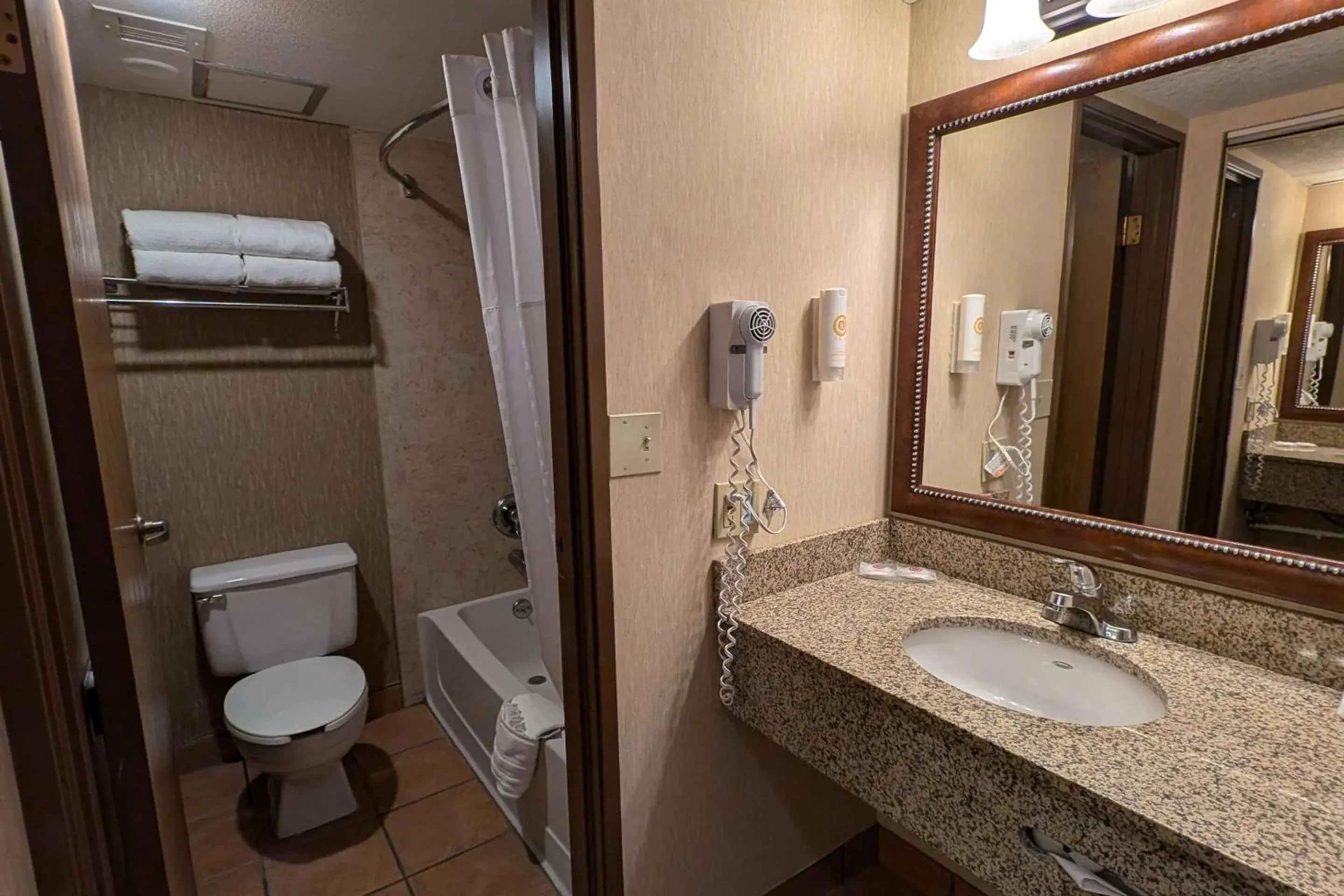 Bedroom in Comfort Inn Near Vail Beaver Creek Bedroom in Comfort Inn Near Vail Beaver Creek