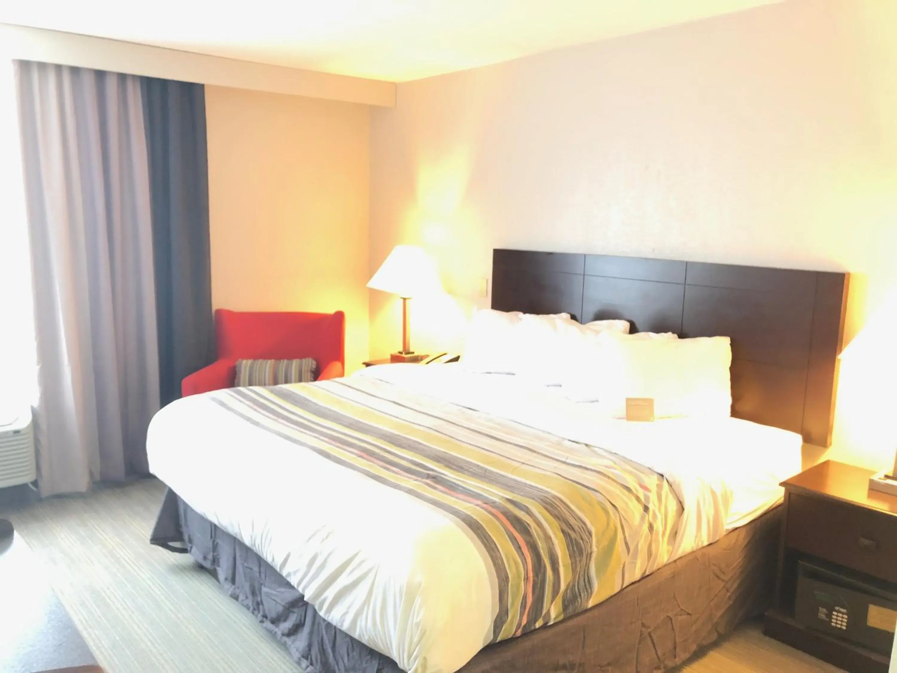 Bed in Country Inn & Suites by Radisson, Greenville, NC Bed in Country Inn & Suites by Radisson, Greenville, NC