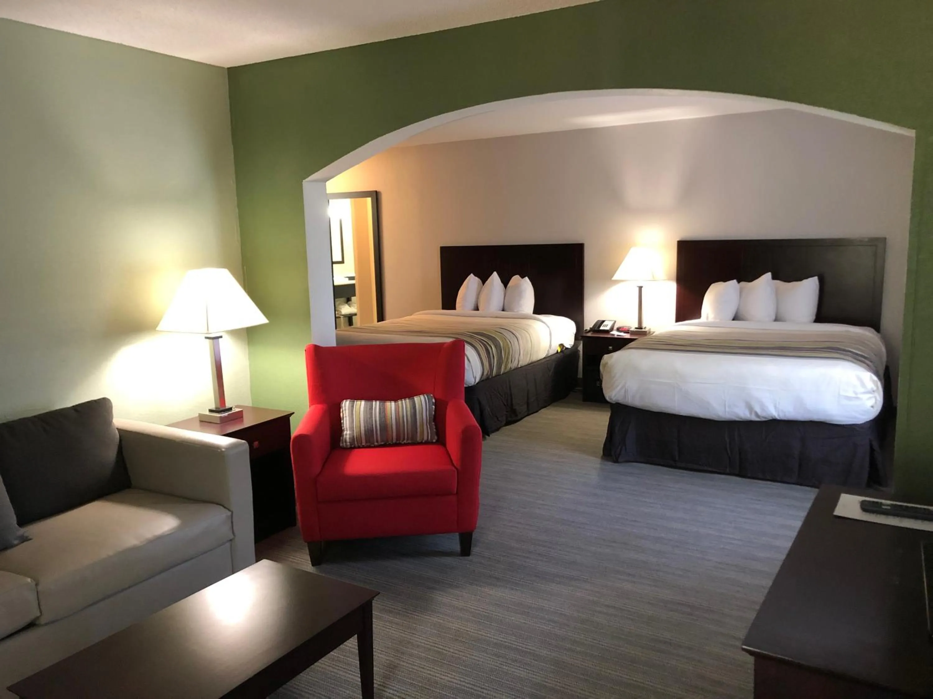 Bed in Country Inn & Suites by Radisson, Greenville, NC