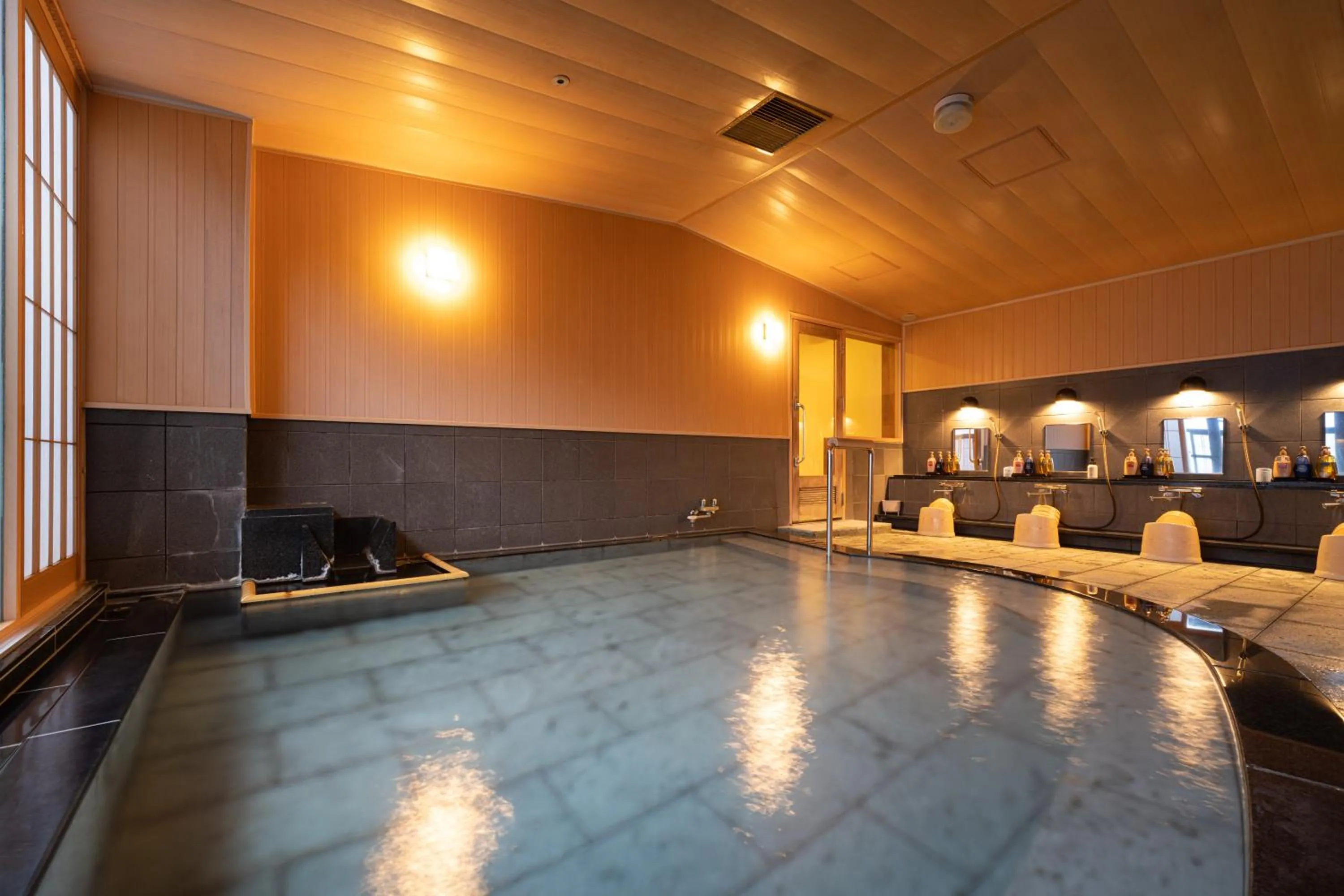 Hot Spring Bath in Ikkyu -Seaside Hotel-