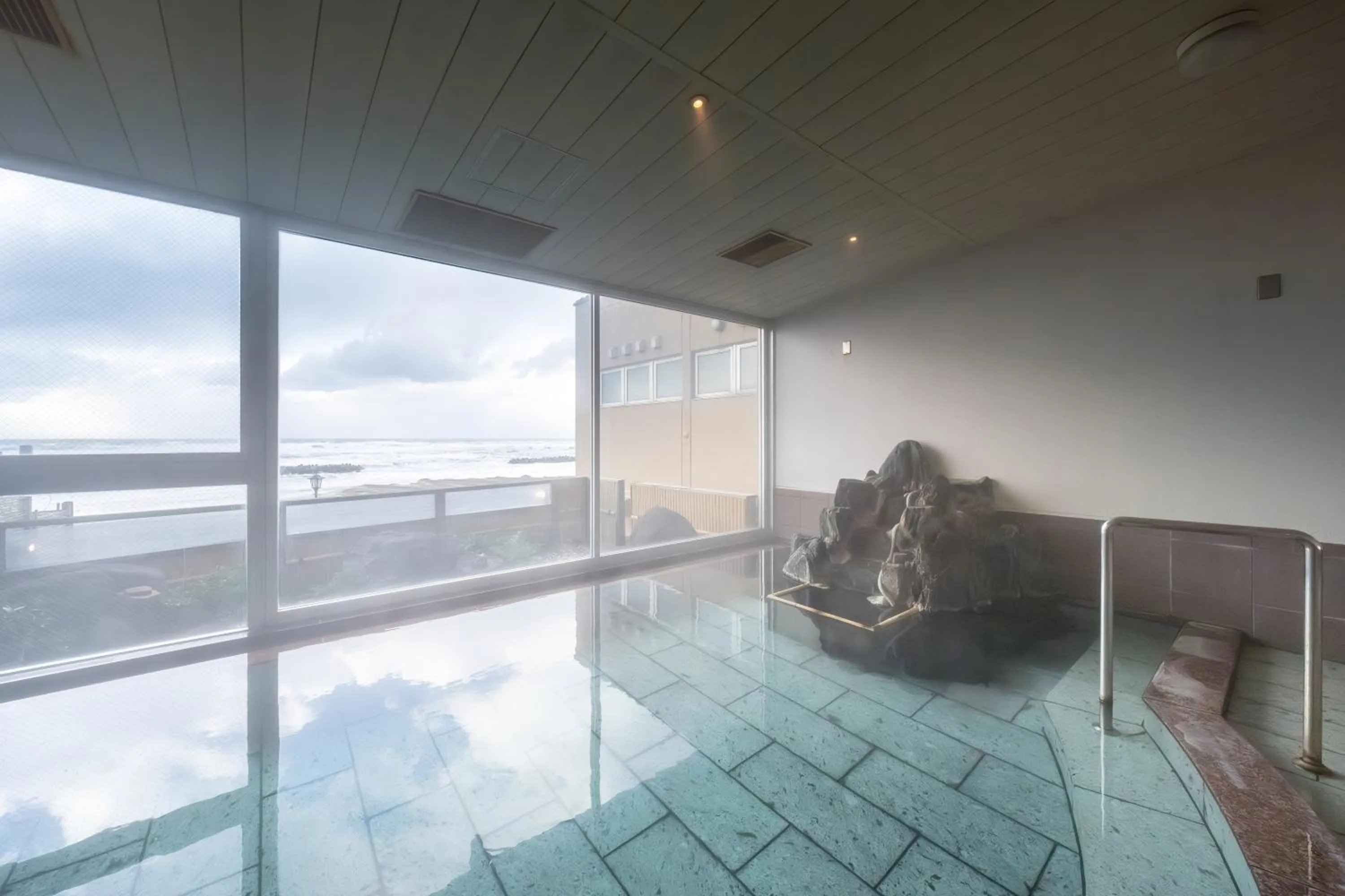 Hot Spring Bath in Ikkyu -Seaside Hotel-