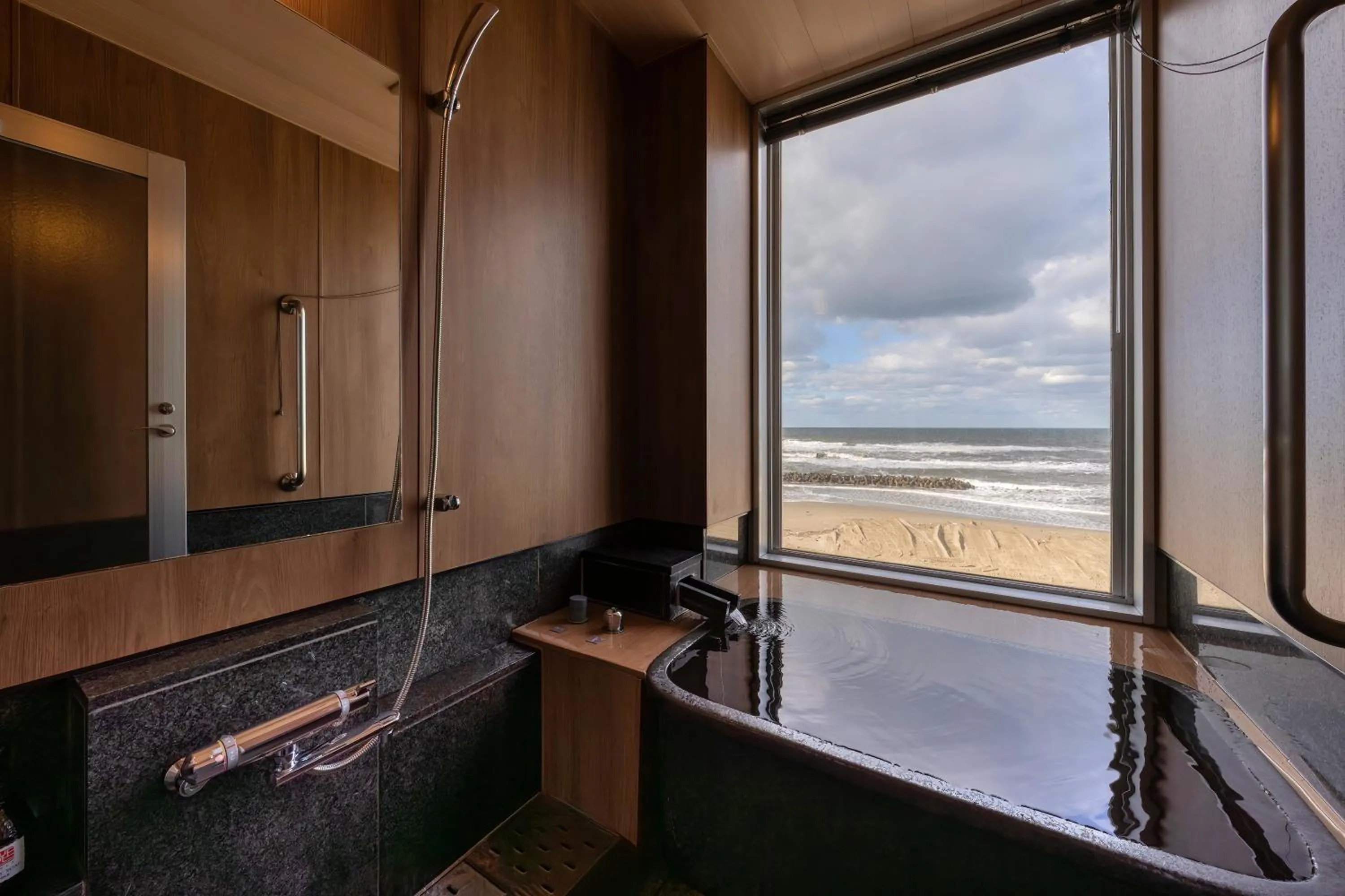 Hot Spring Bath in Ikkyu -Seaside Hotel-