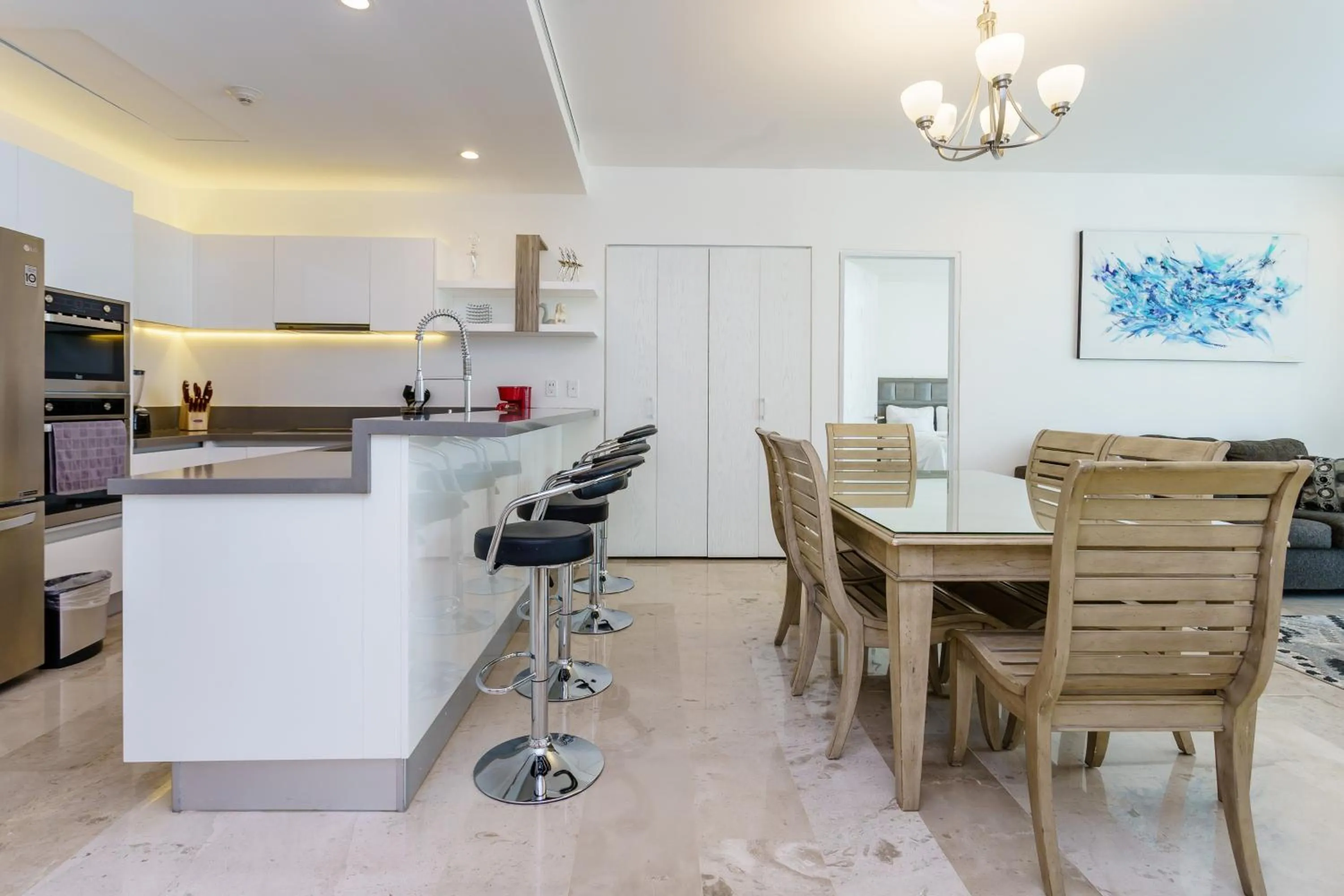 Dining area in Oceana by ABNA