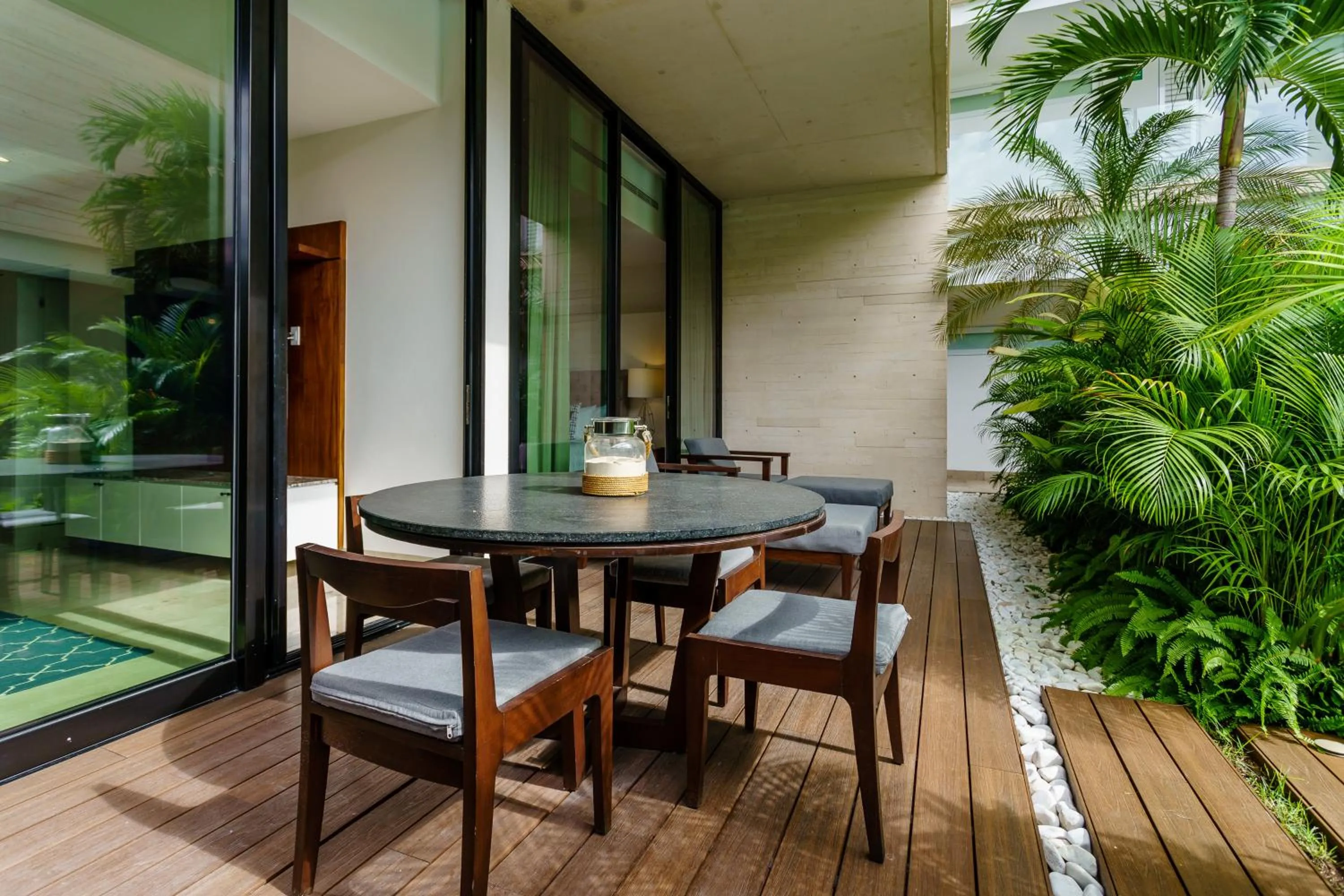 Patio in Oceana by ABNA