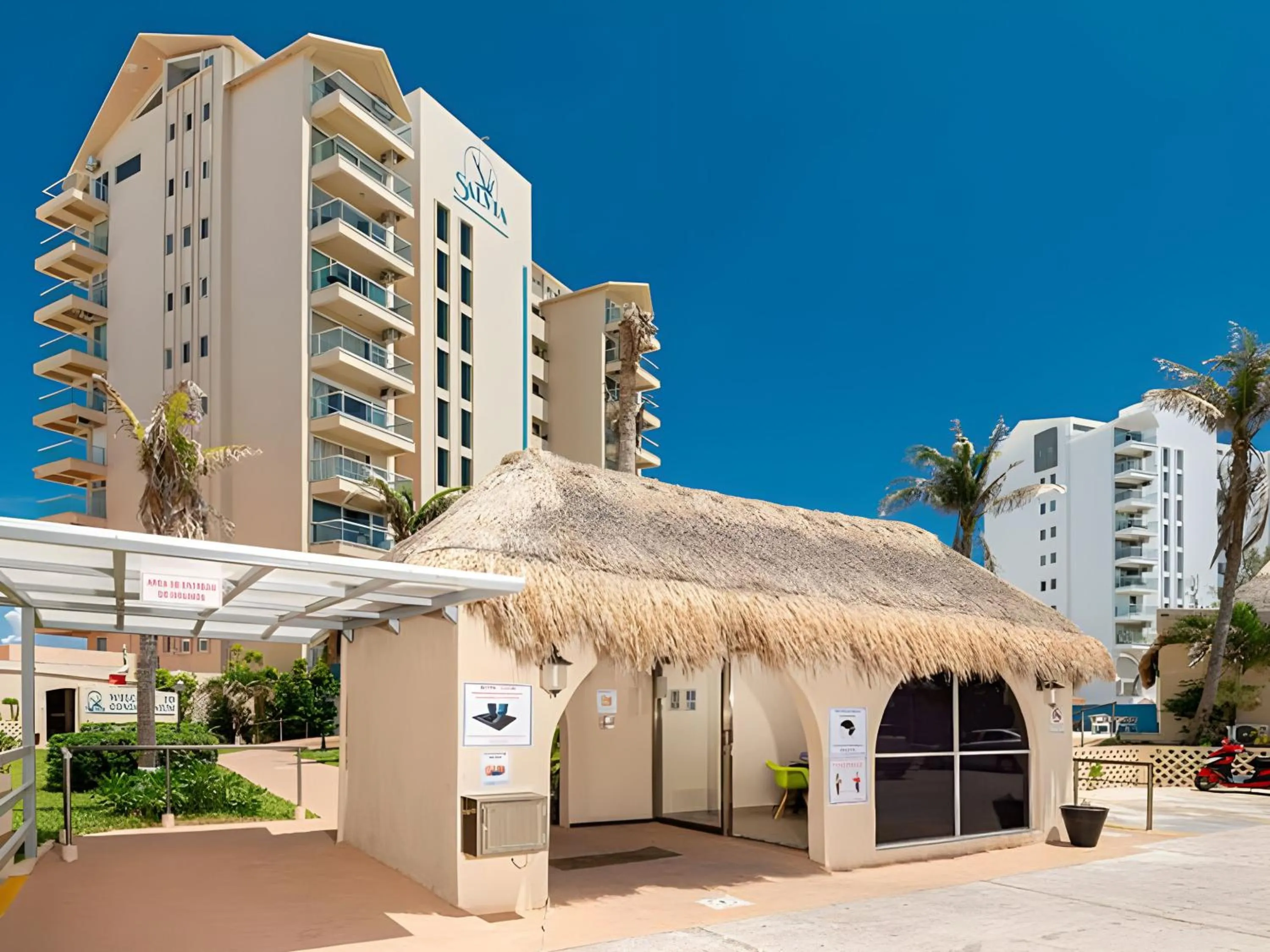 Property building in Paradise Beachfront & Nightlife Heart