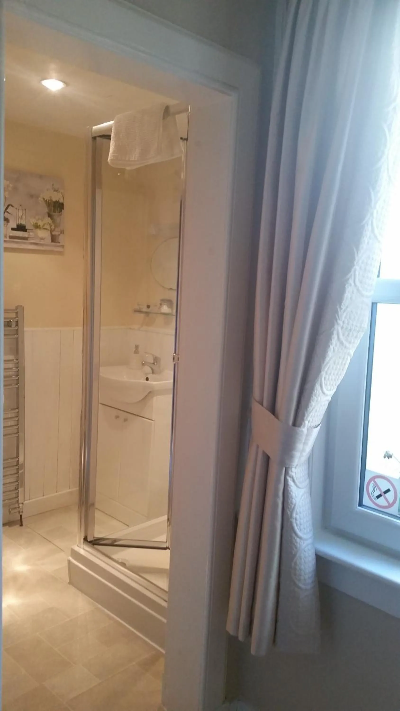 Shower in Broomfield House Bed and Breakfast