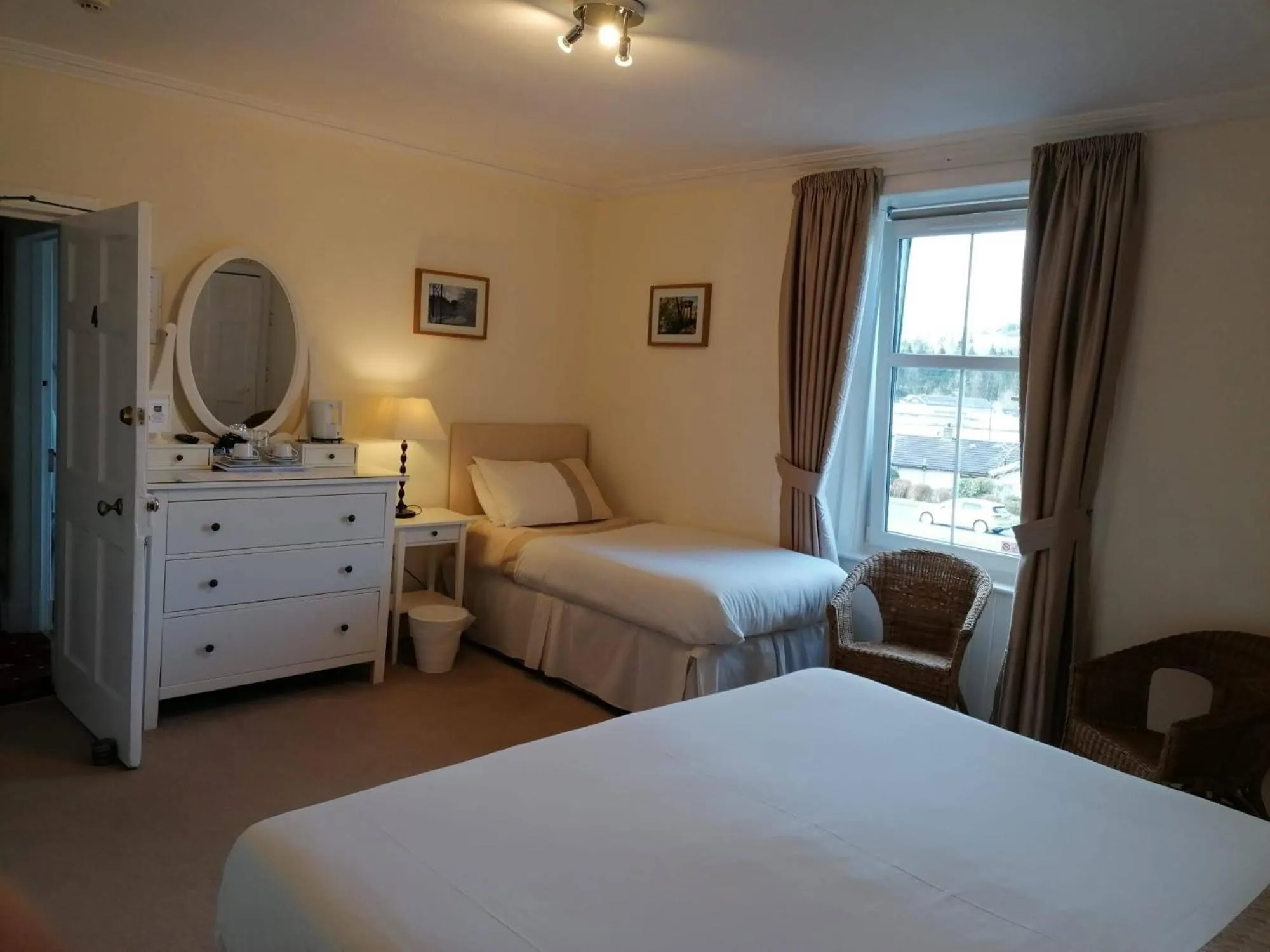 Coffee/tea facilities, Bed in Broomfield House Bed and Breakfast