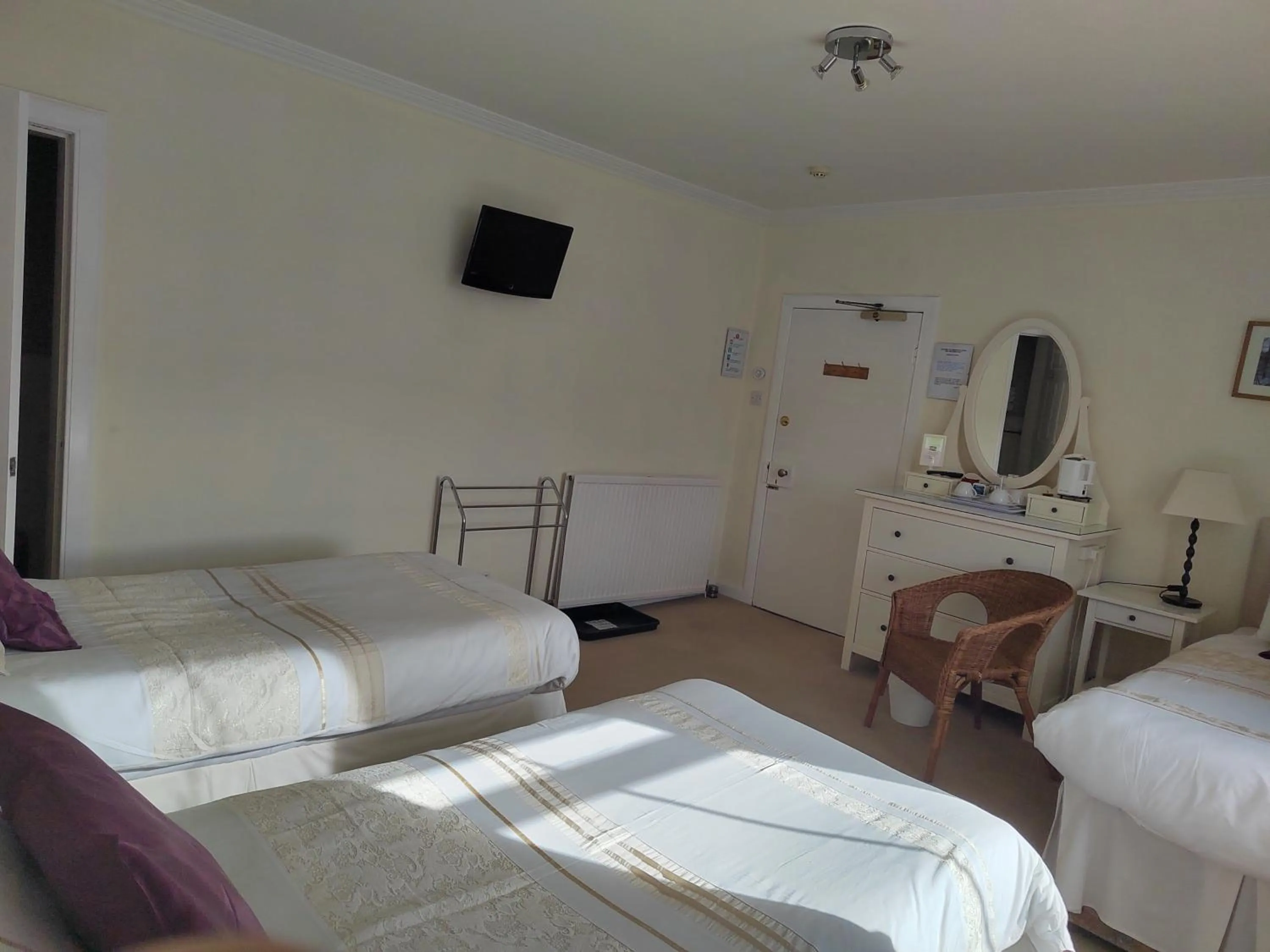 Bed in Broomfield House Bed and Breakfast