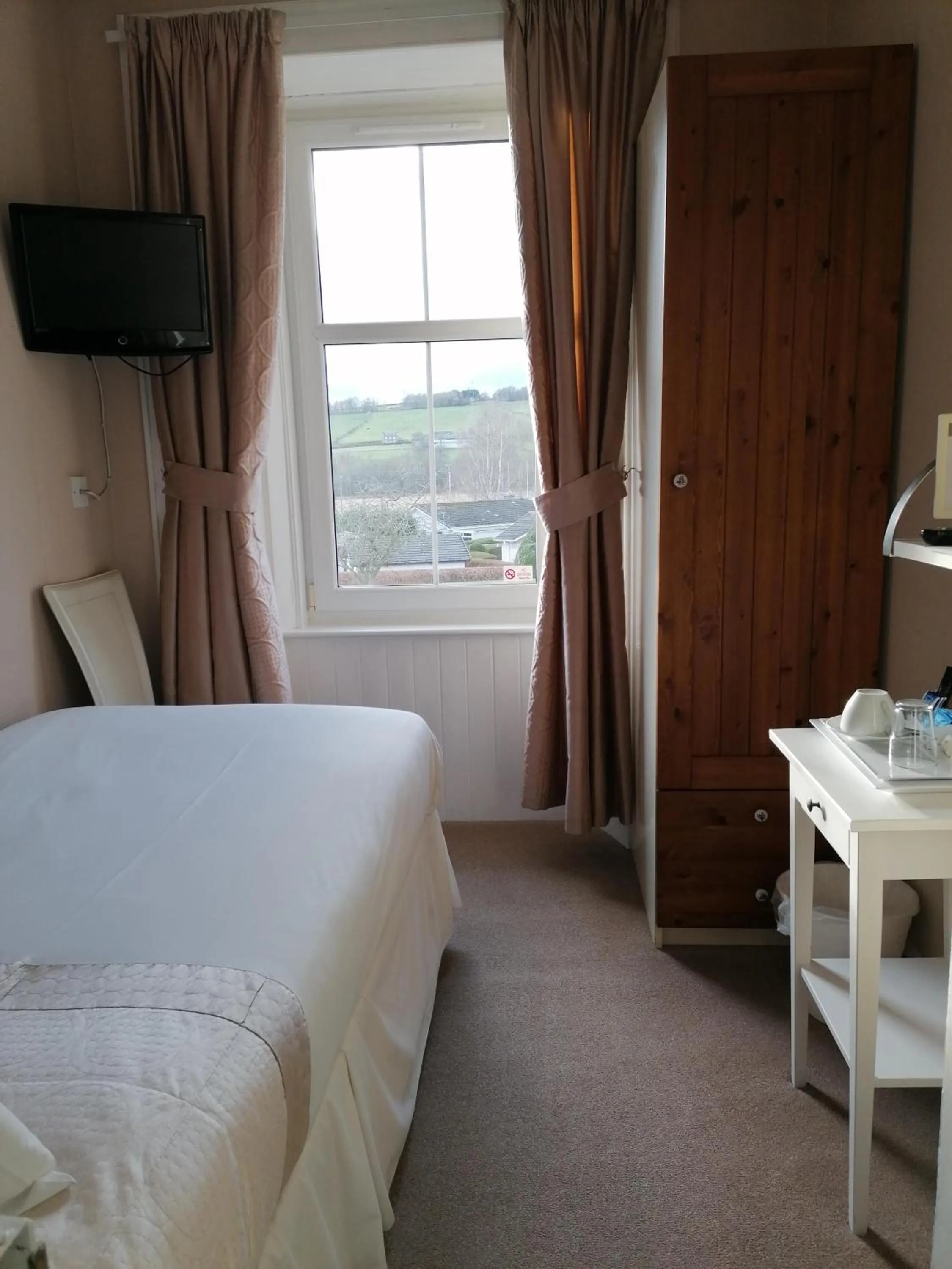 Coffee/tea facilities, Bed in Broomfield House Bed and Breakfast