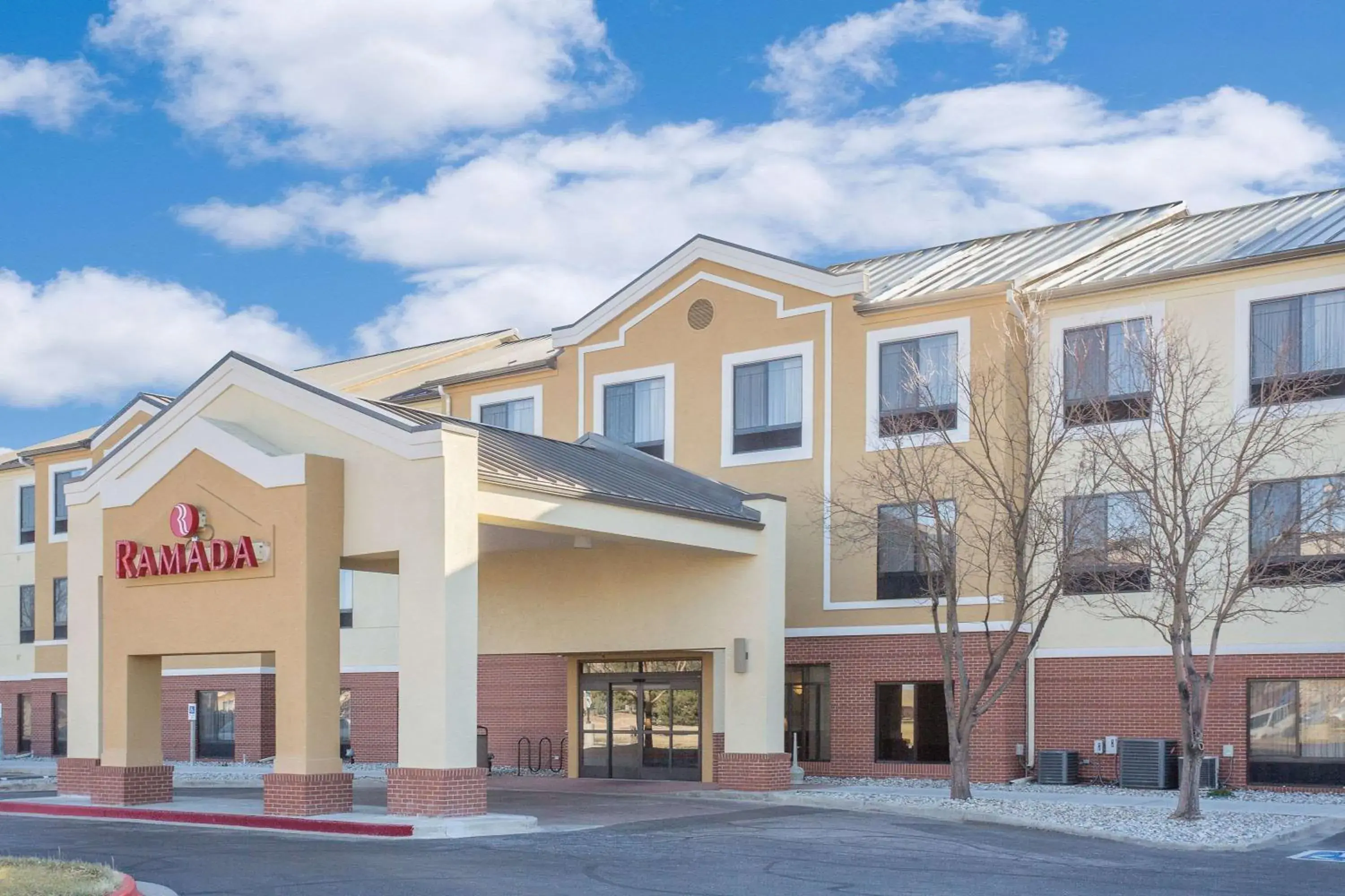 Property building in Ramada by Wyndham Denver International Airport Property building in Ramada by Wyndham Denver International Airport