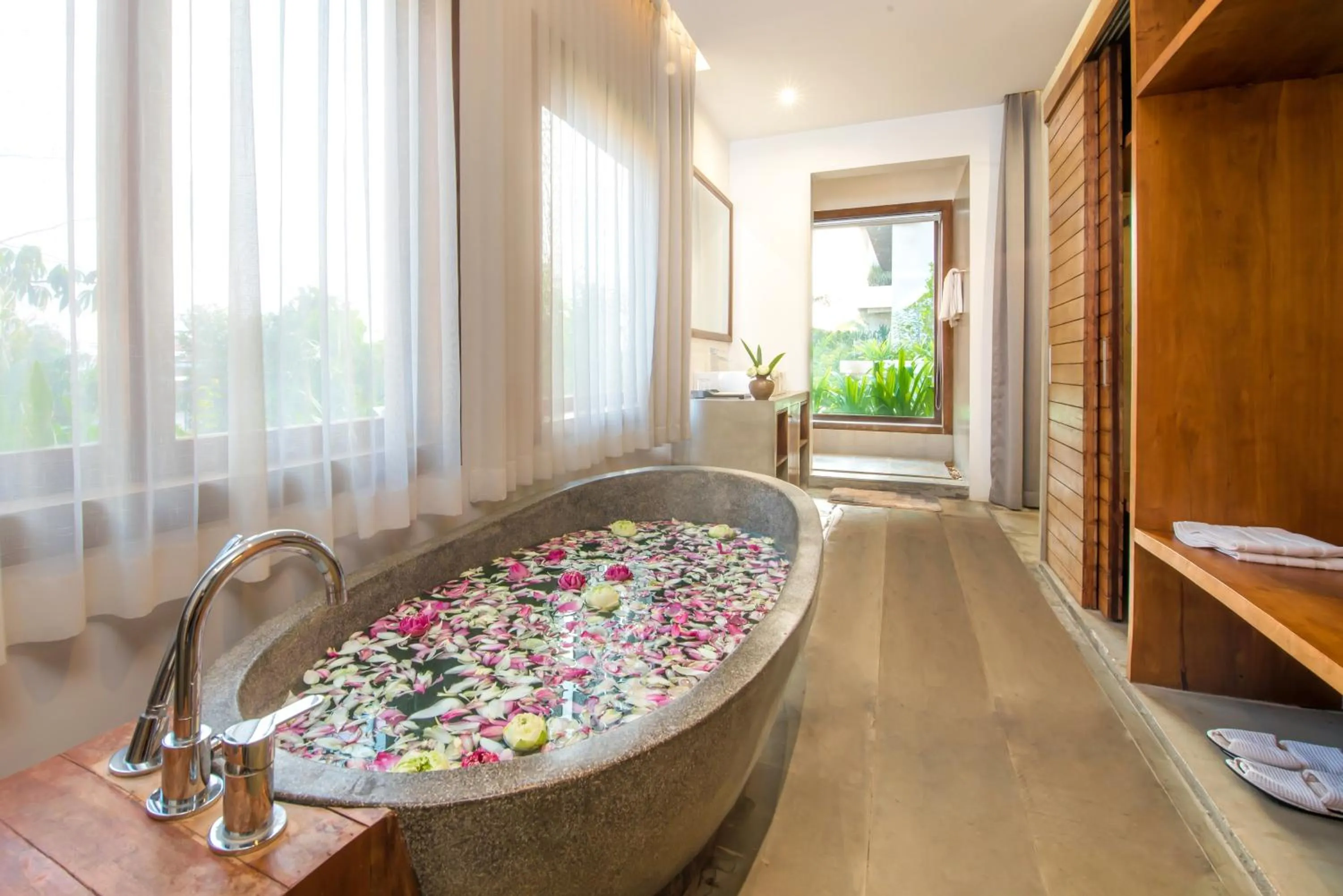 Hot Tub in Siemreap Vasinh Residence
