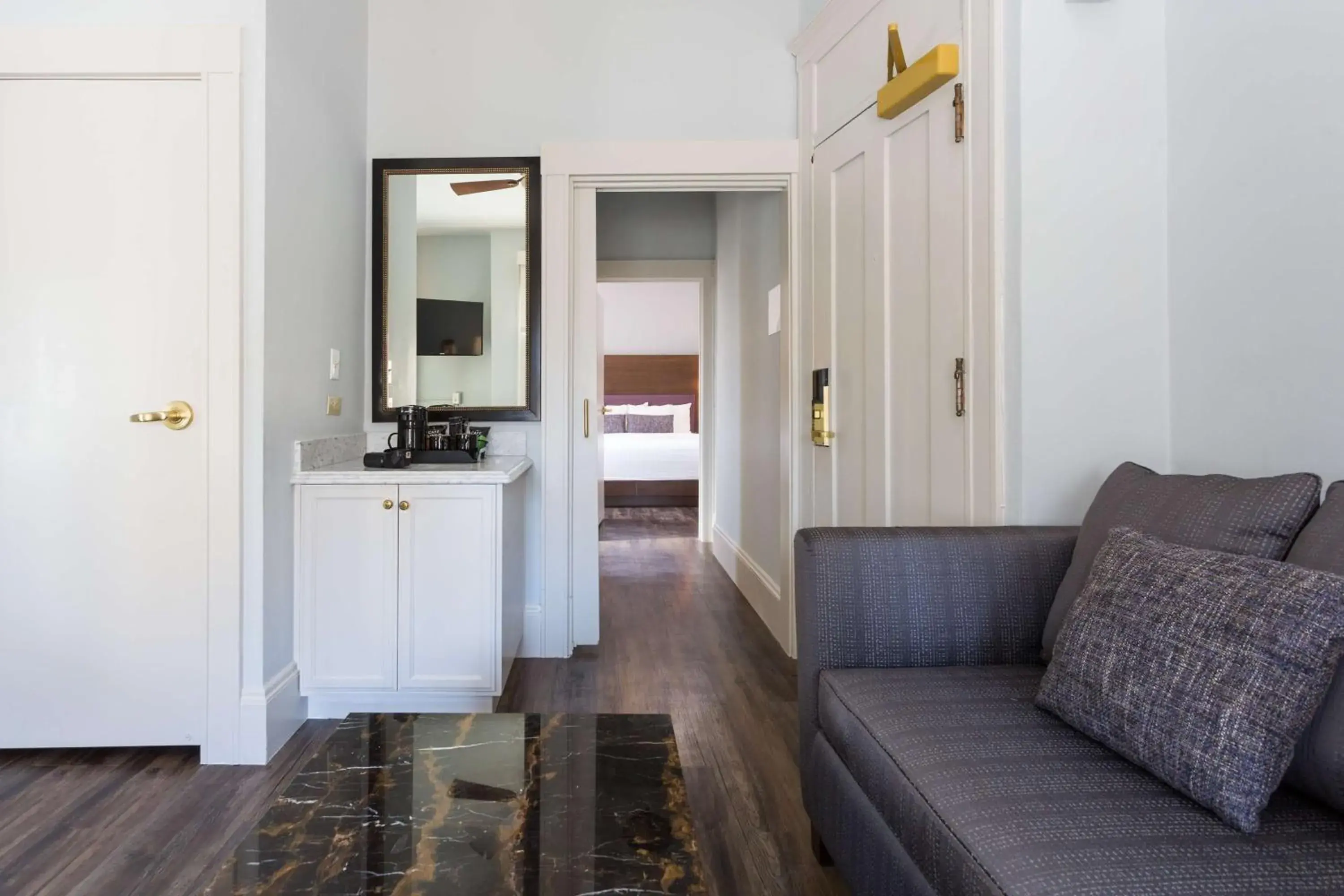 Photo of the whole room, Bed in Cartwright Hotel Union Square - BW Premier Collection Photo of the whole room, Bed in Cartwright Hotel Union Square - BW Premier Collection