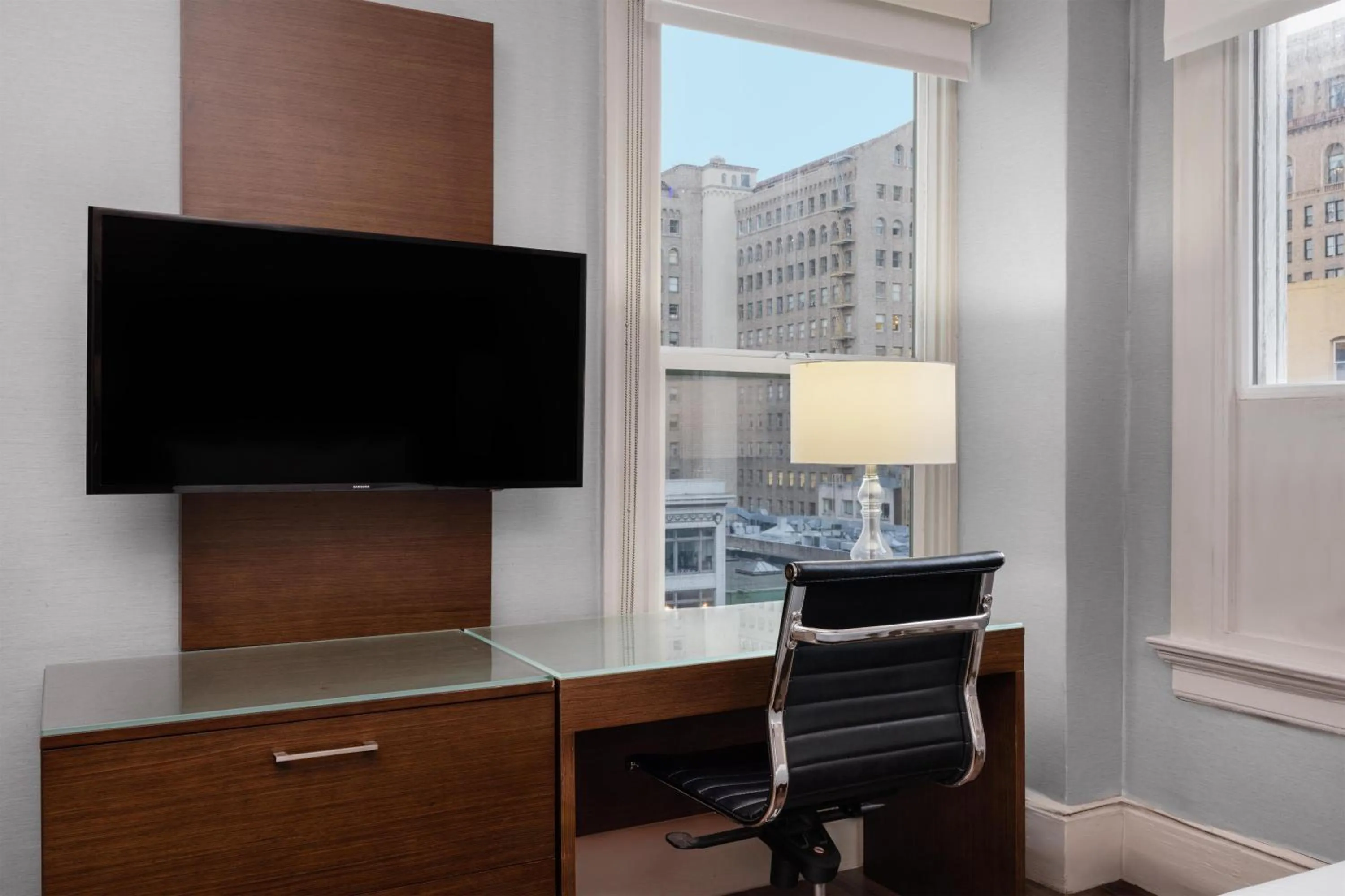 Bedroom in Cartwright Hotel Union Square - BW Premier Collection
