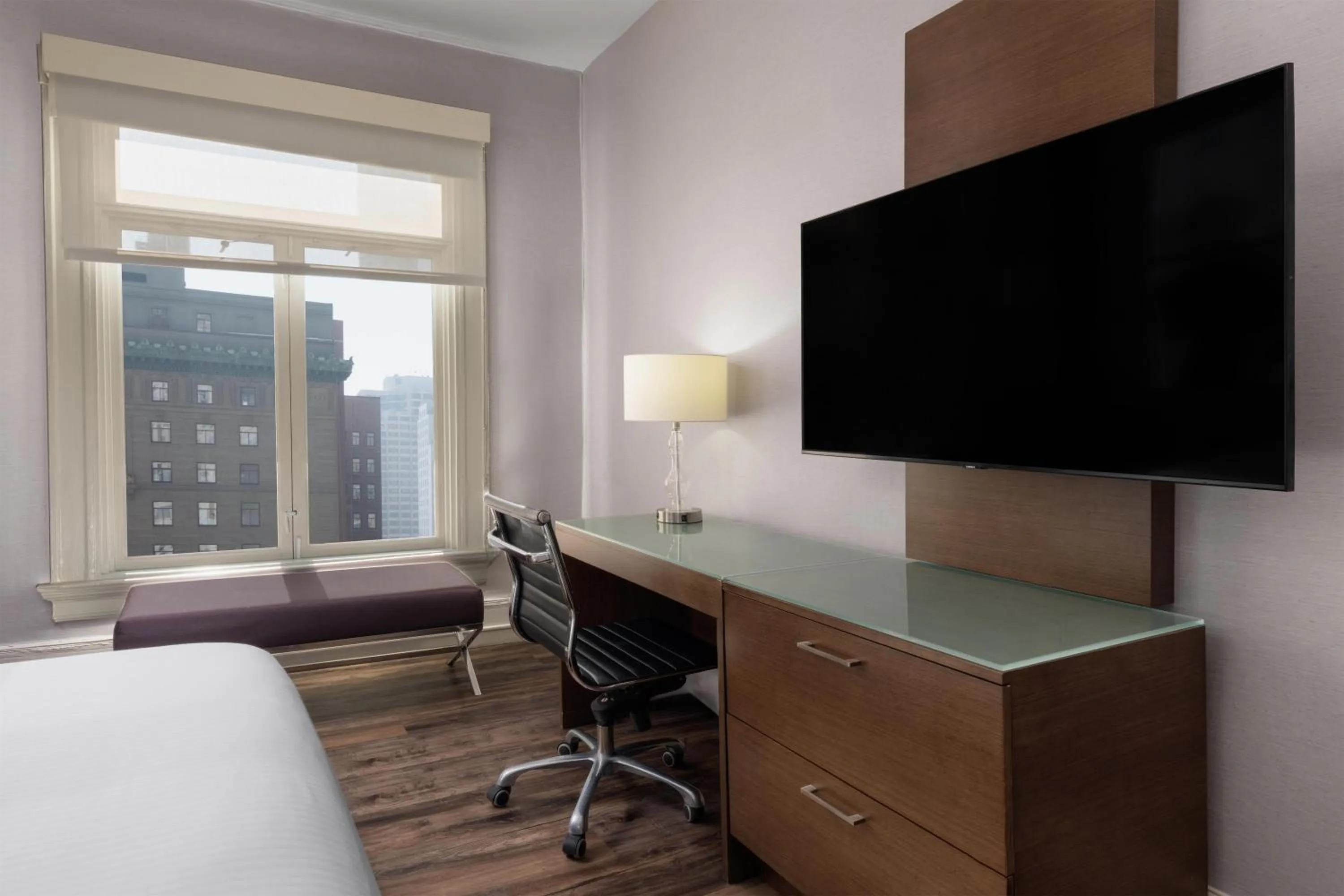 Bedroom in Cartwright Hotel Union Square - BW Premier Collection