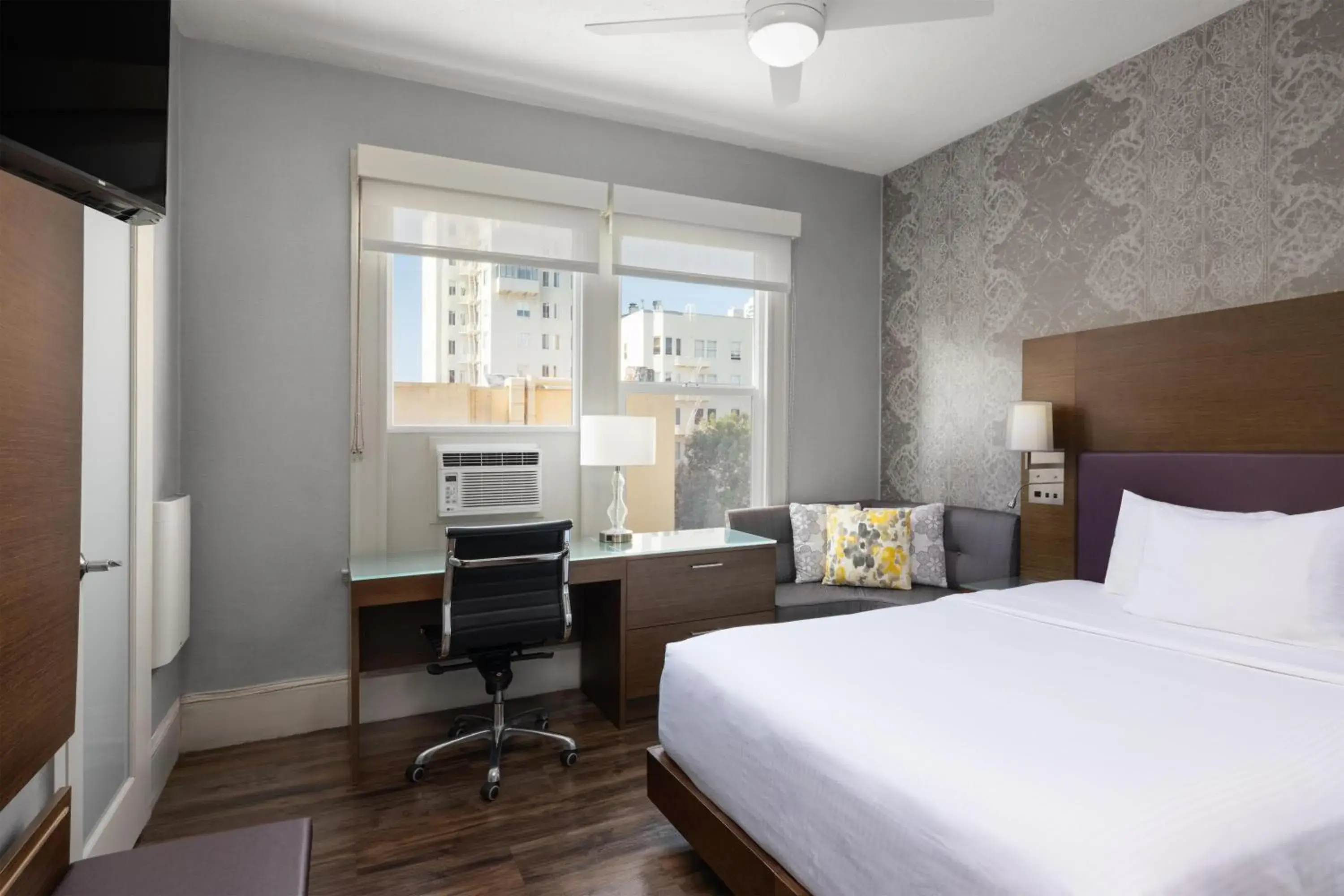 Bedroom, Bed in Cartwright Hotel Union Square - BW Premier Collection Bedroom, Bed in Cartwright Hotel Union Square - BW Premier Collection