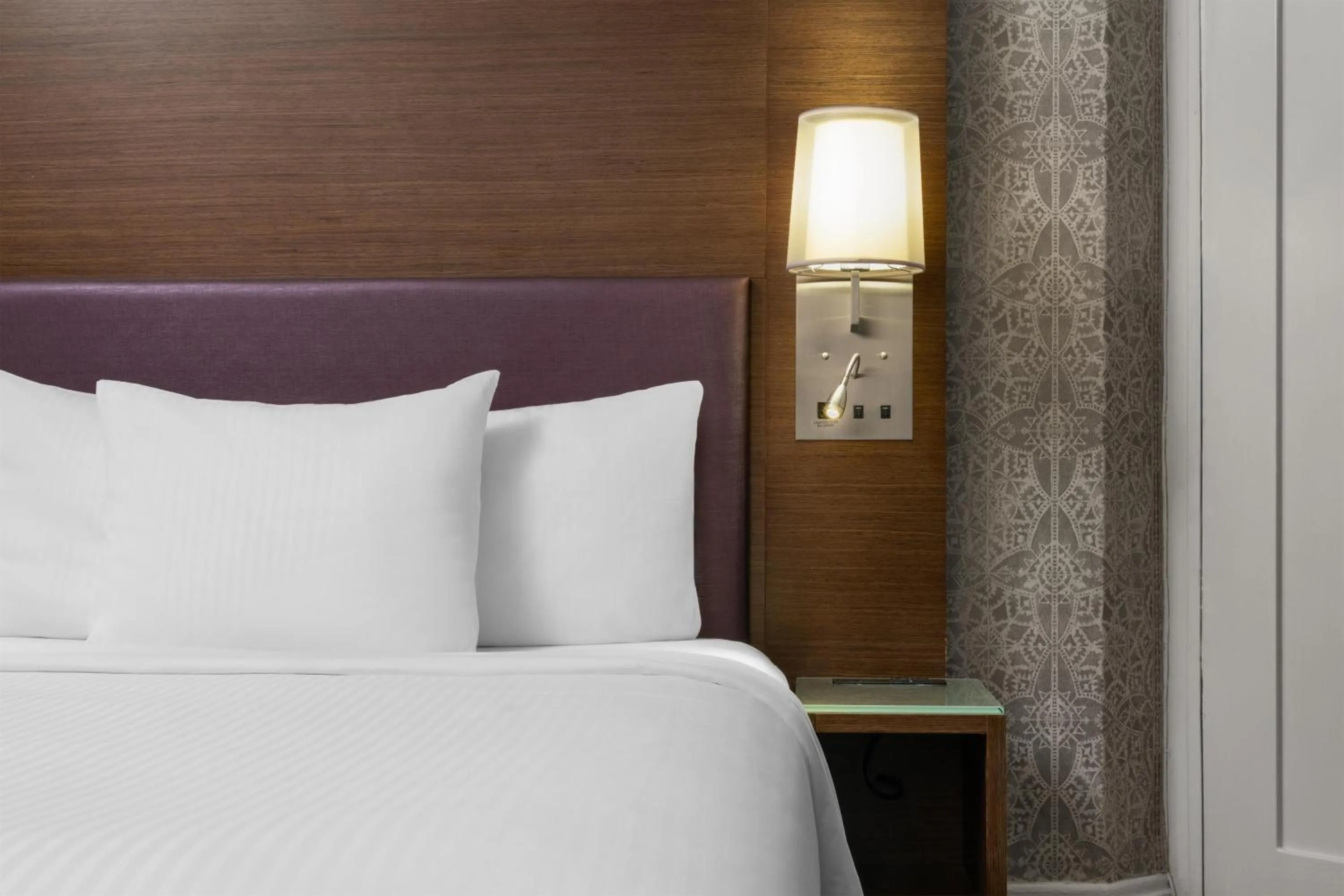 Bedroom, Bed in Cartwright Hotel Union Square - BW Premier Collection