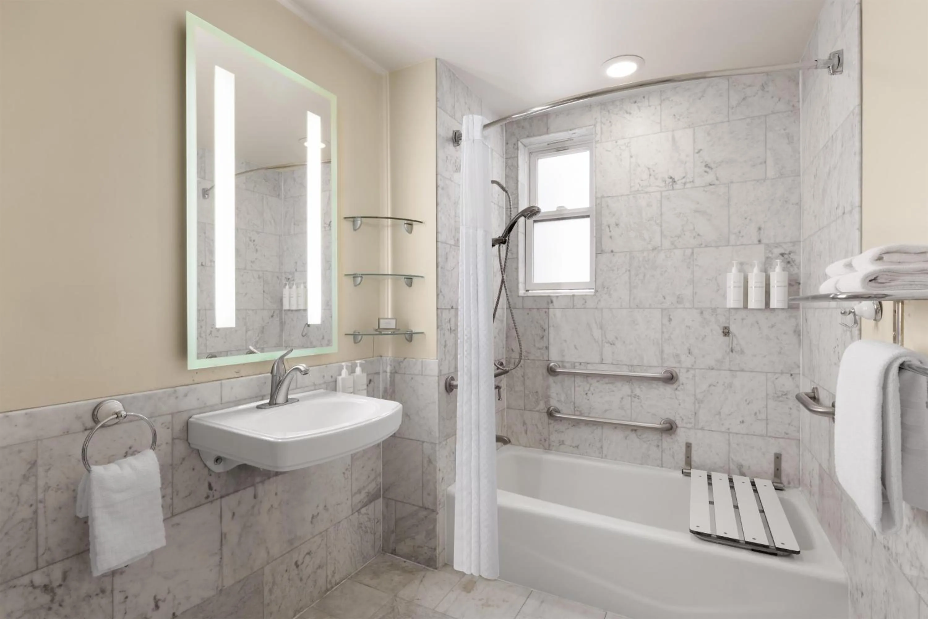 Bathroom in Cartwright Hotel Union Square - BW Premier Collection