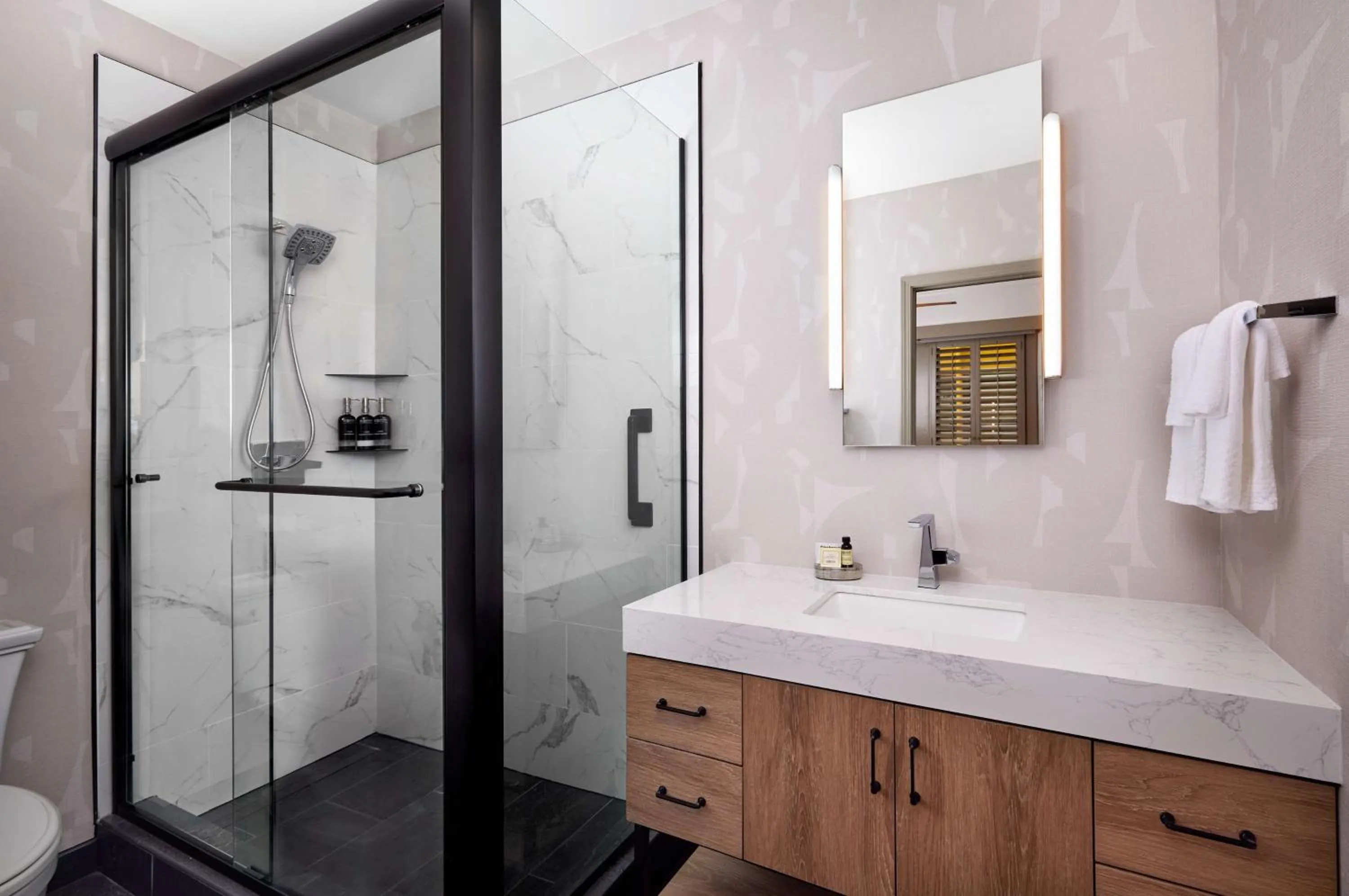 Bathroom in The Barnes San Francisco, Tapestry Collection by Hilton