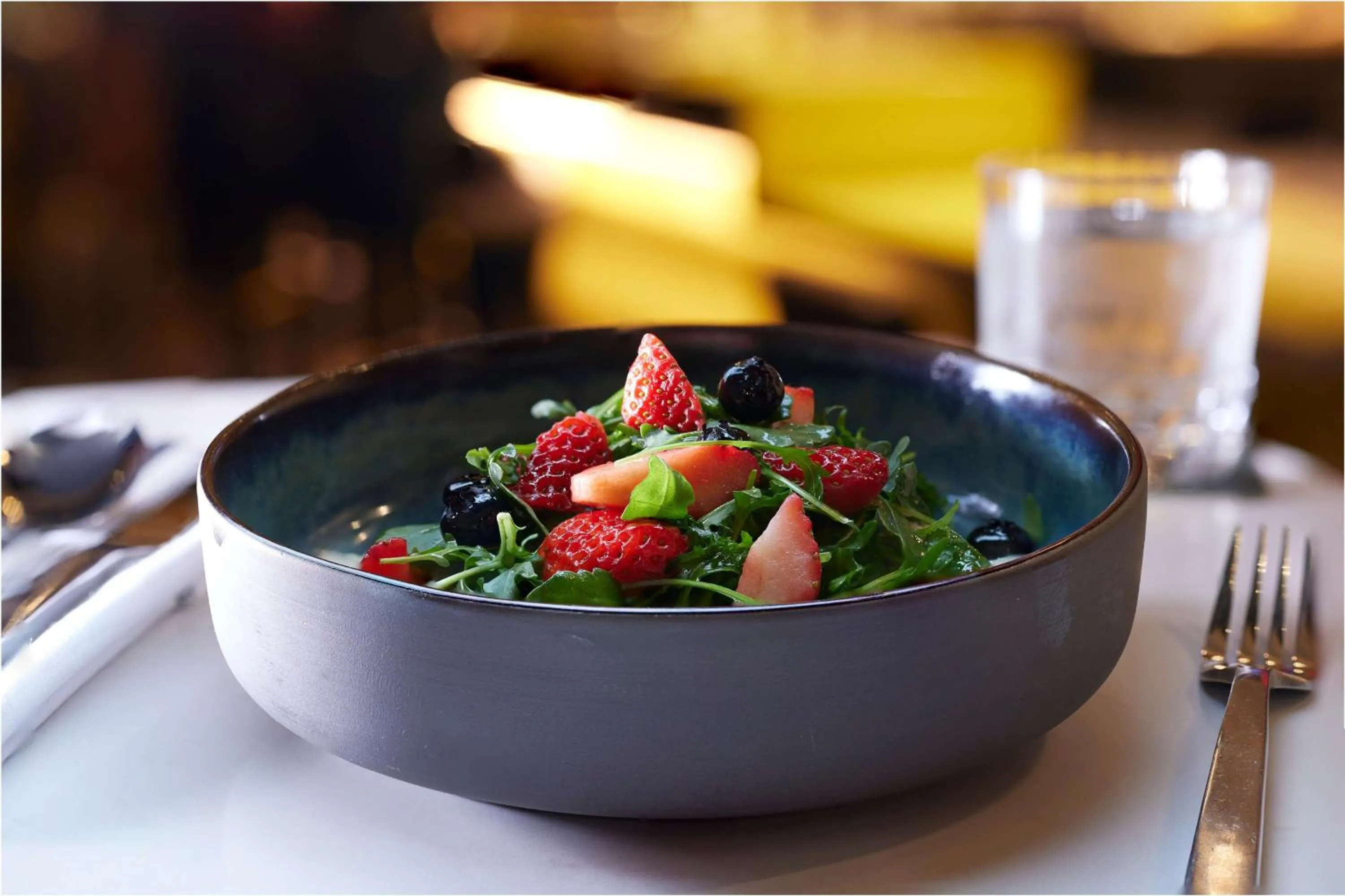 Dining area in The Barnes San Francisco, Tapestry Collection by Hilton