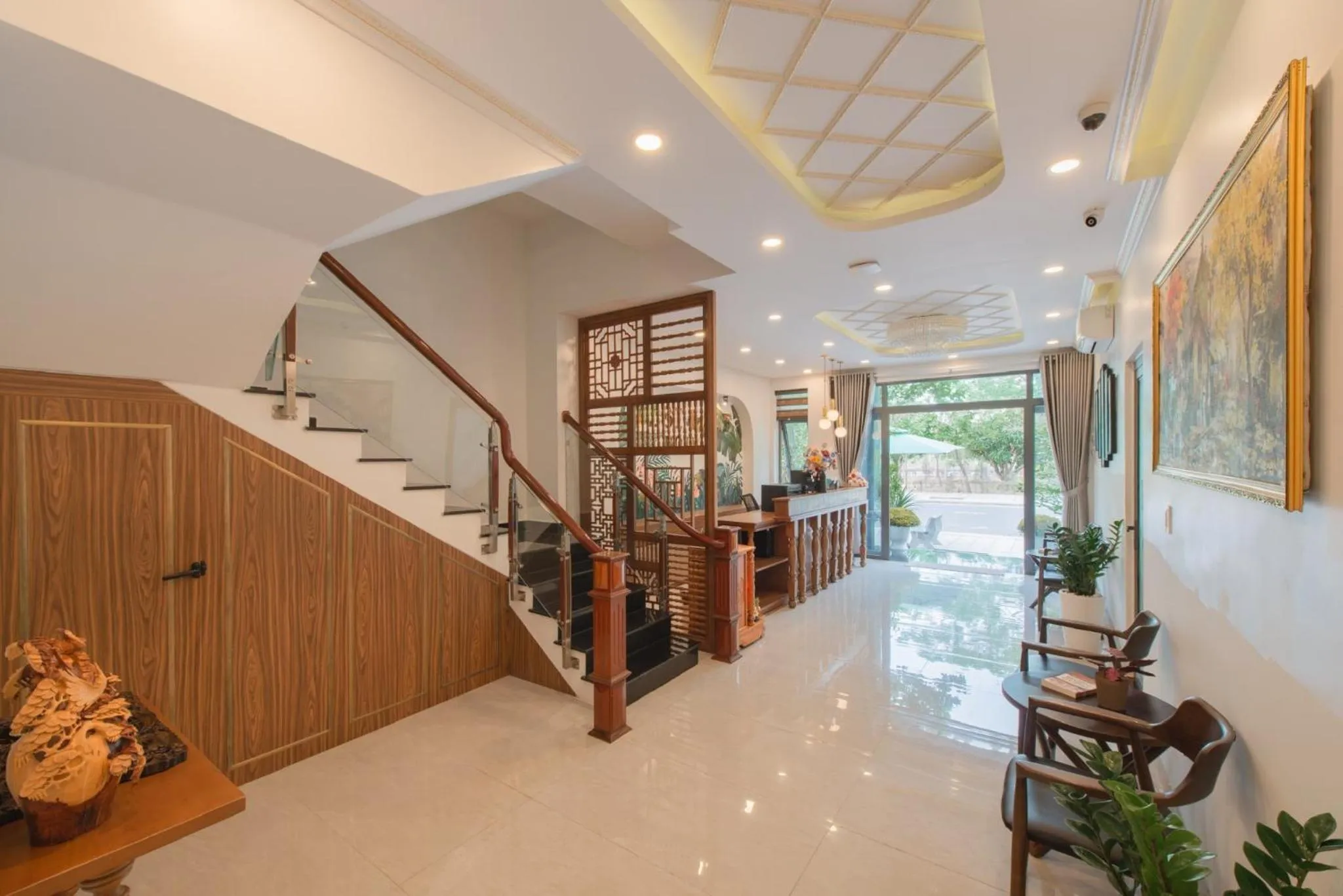 Living room in West Lake Hotel - Near Bai Dai Beach