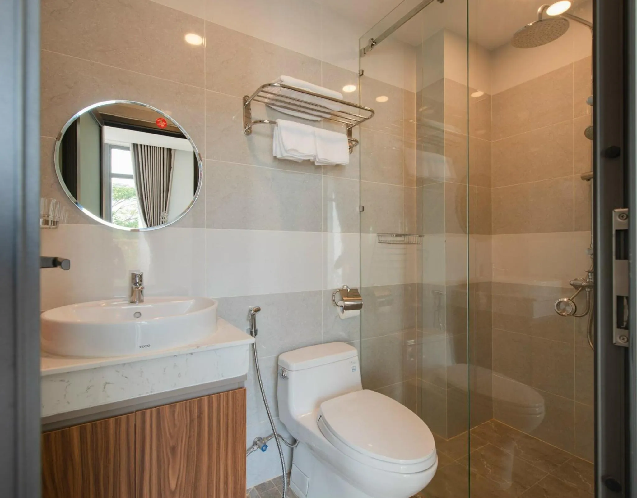 Toilet in West Lake Hotel - Near Bai Dai Beach