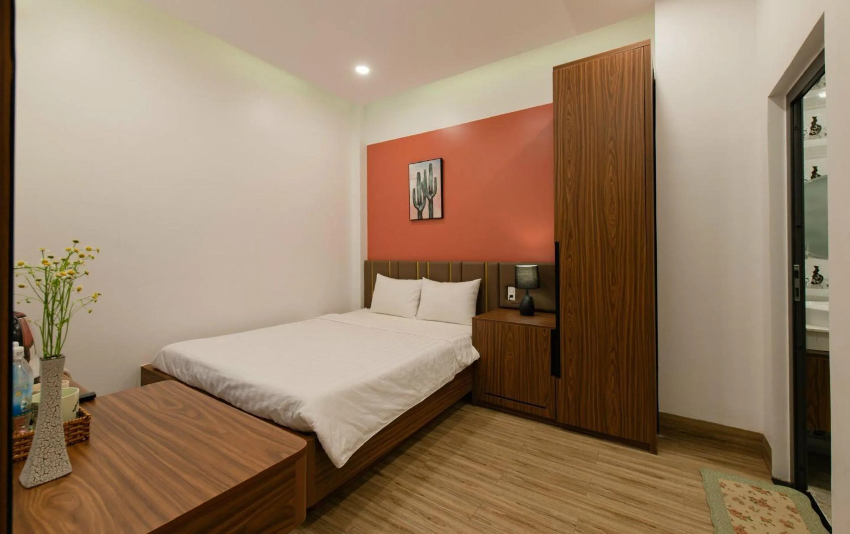 Bed in West Lake Hotel - Near Bai Dai Beach