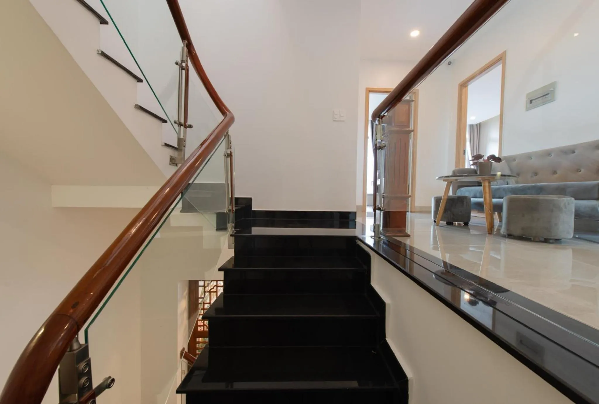 Communal lounge/ TV room in West Lake Hotel - Near Bai Dai Beach