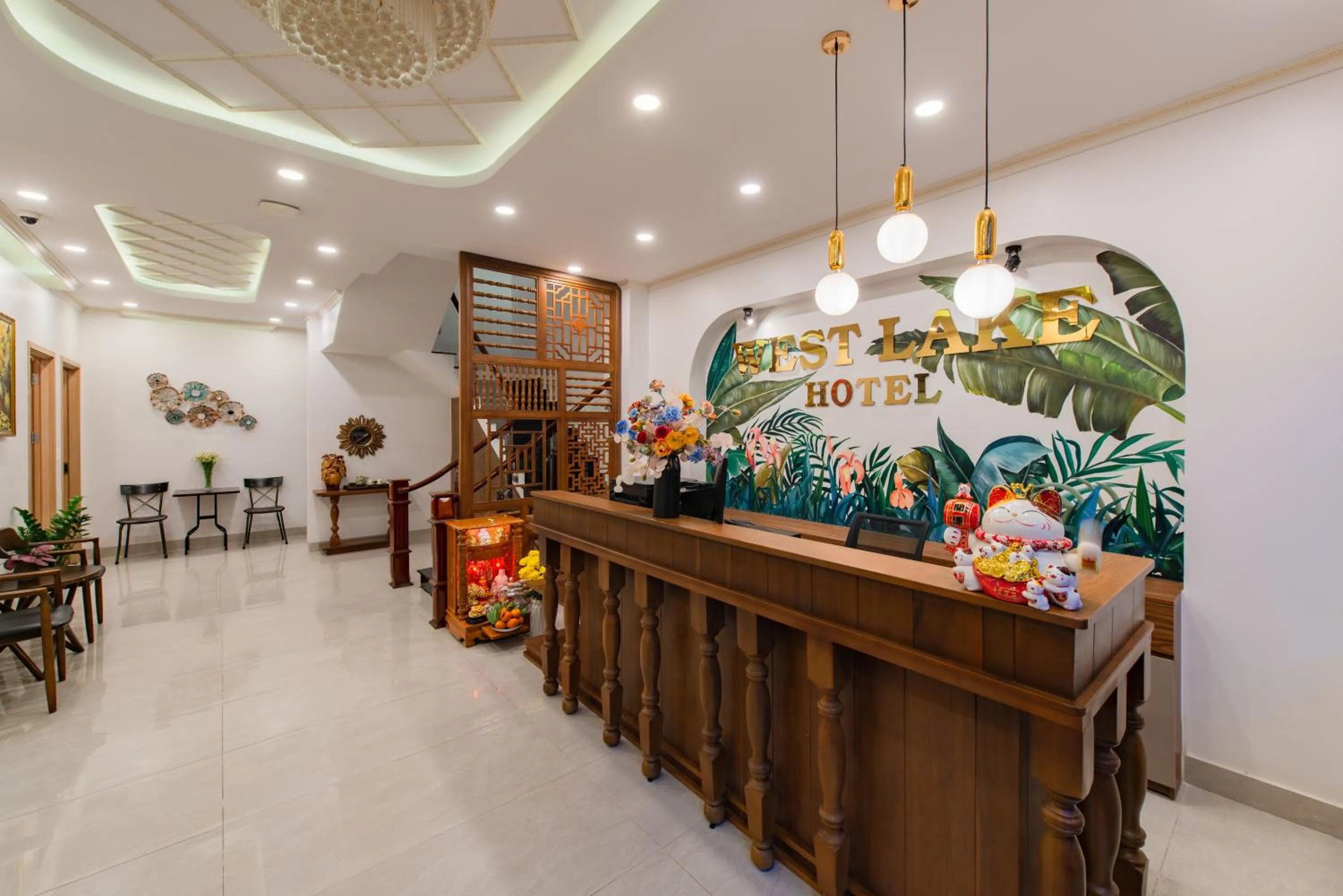 Lobby or reception in West Lake Hotel - Near Bai Dai Beach